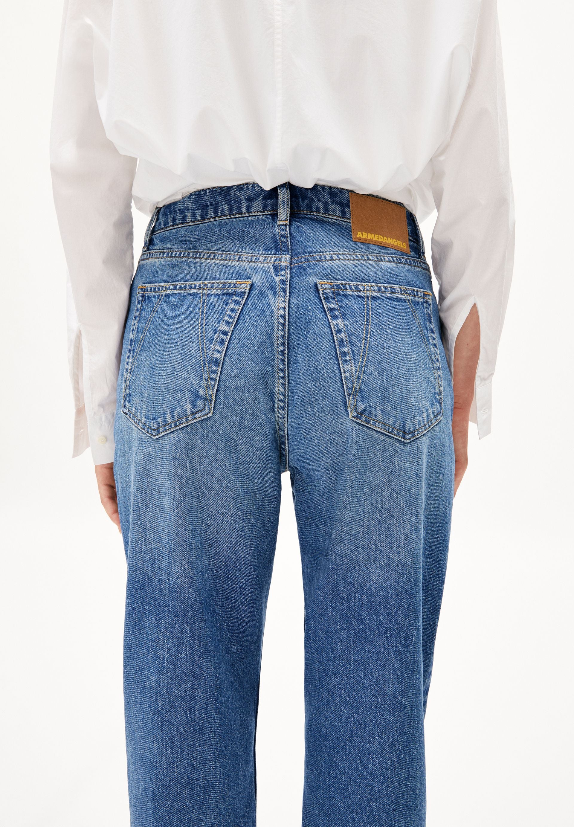 AAIKALA HIGH STRAIGHT JEANS | crunchy - Image 3