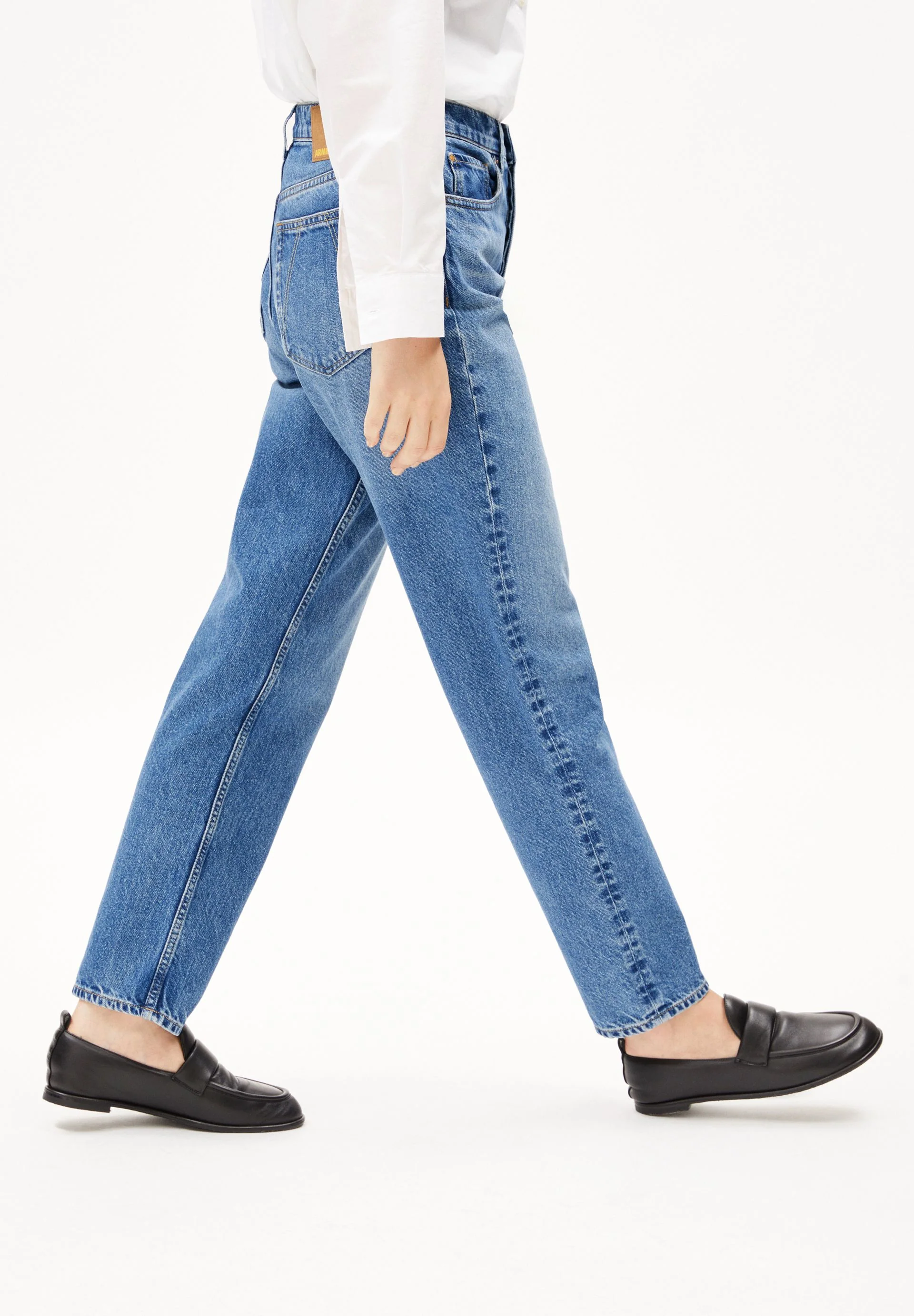 AAIKALA HIGH STRAIGHT JEANS | crunchy - Image 6