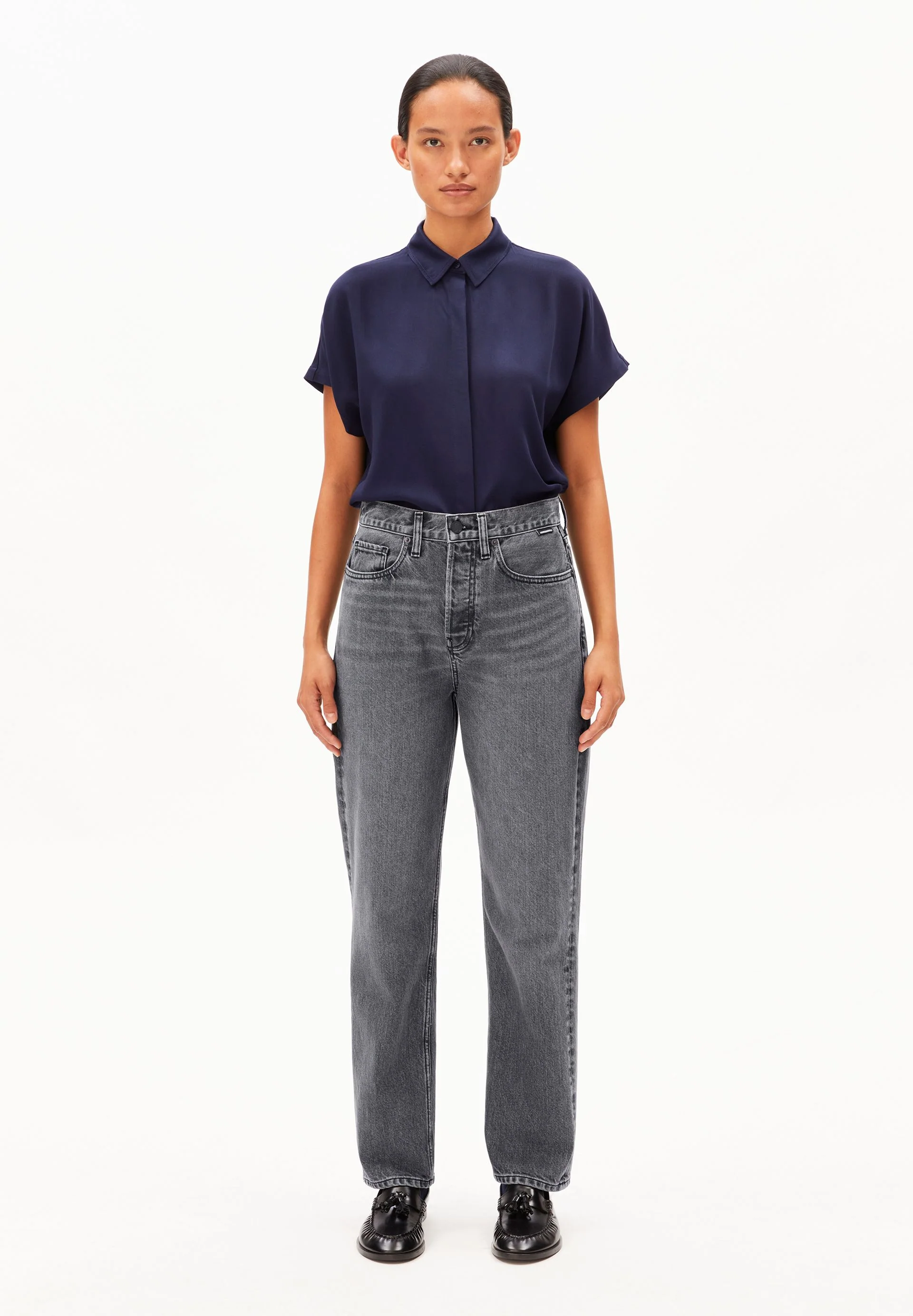 AAIKALA HIGH STRAIGHT JEANS | soft ash - Image 5
