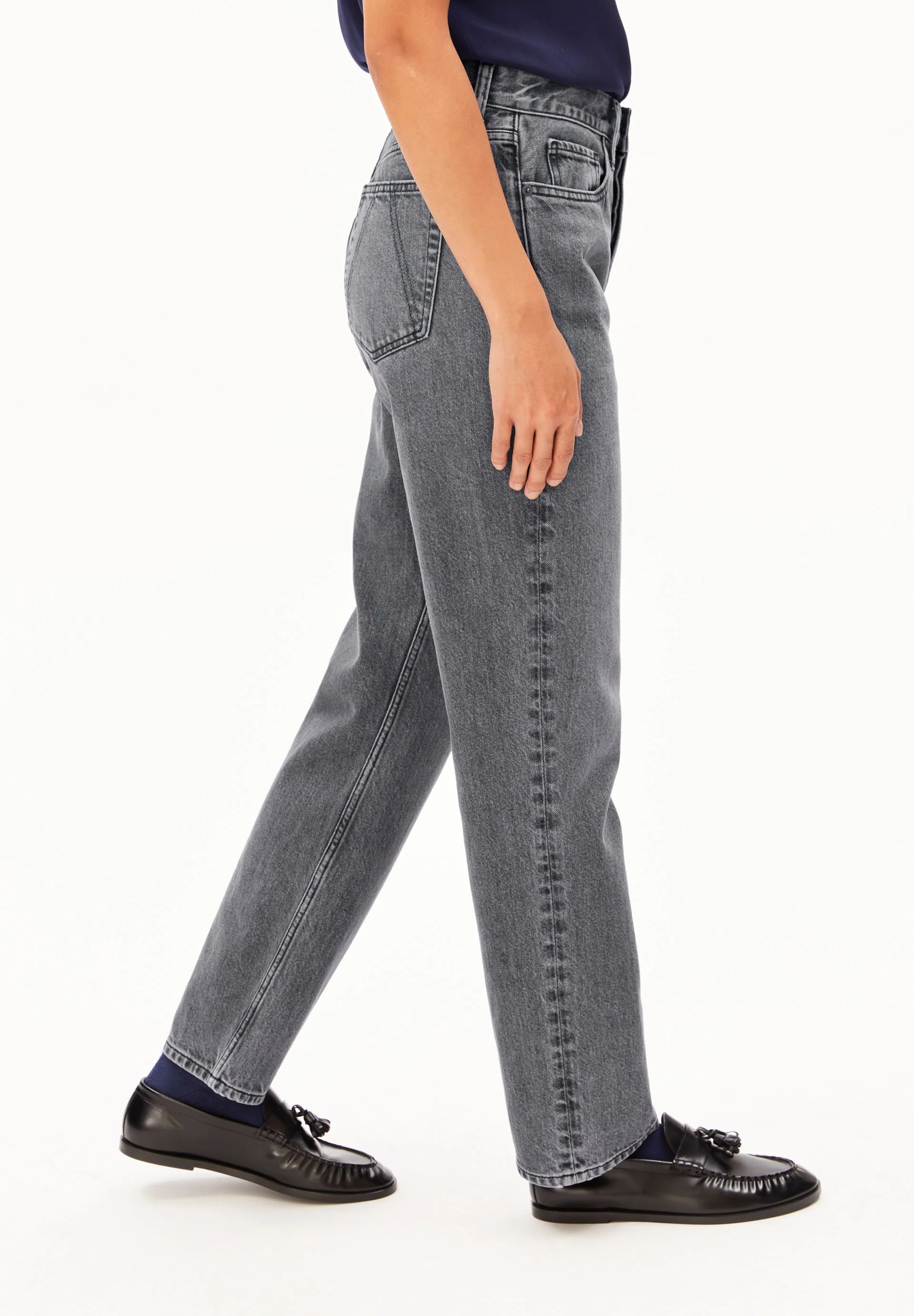 AAIKALA HIGH STRAIGHT JEANS | soft ash - Image 6