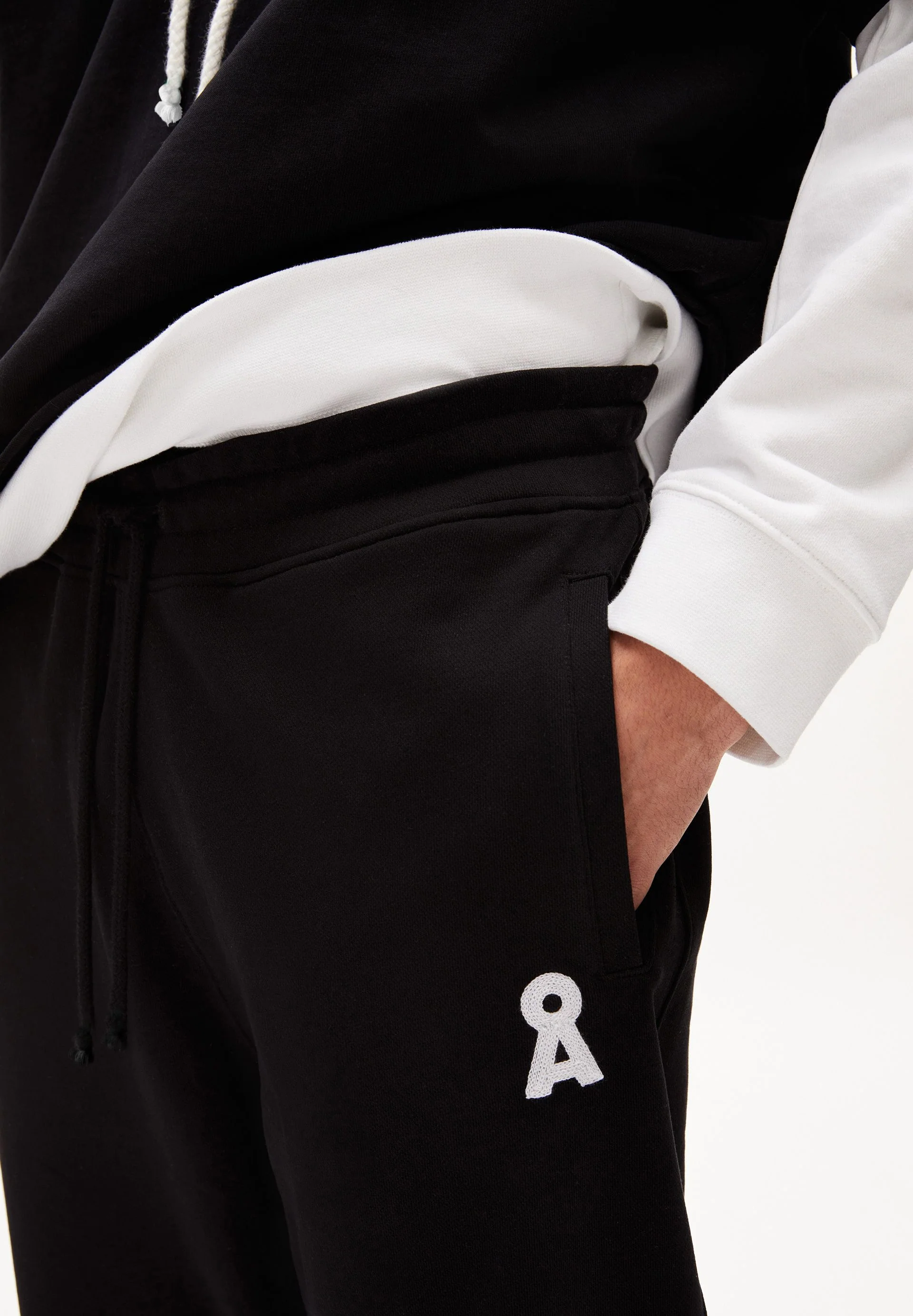 AAIKE ICONIC CAPSULE | black - Image 3