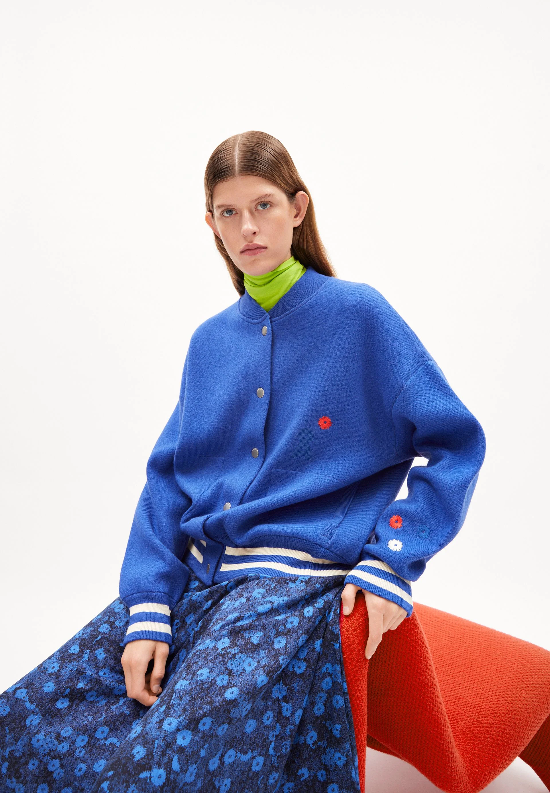 AALISON COLLEGE | dynamo blue-oatmilk - Image 4