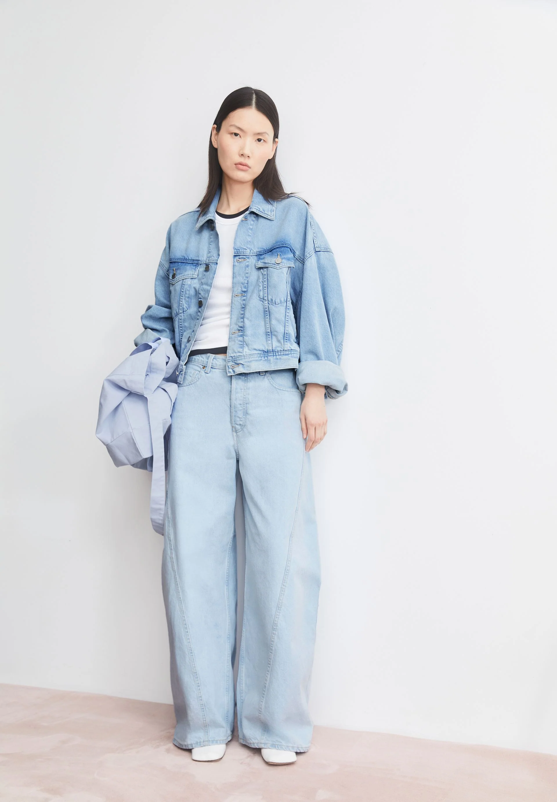 AALTHEA MID WAIST BARREL JEANS | barrea - Image 4