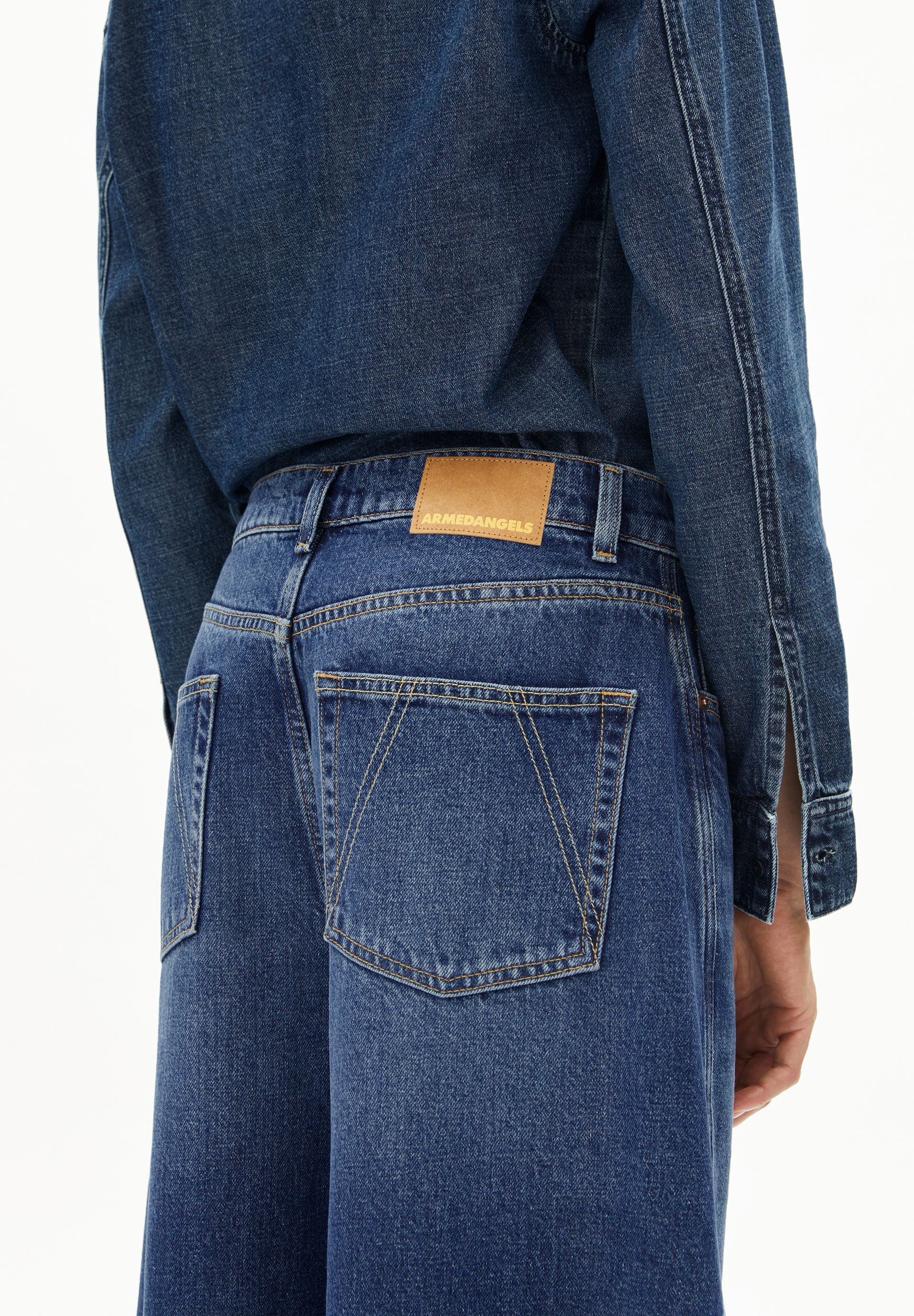 AALTHEA MID WAIST BARREL JEANS | fade - Image 3