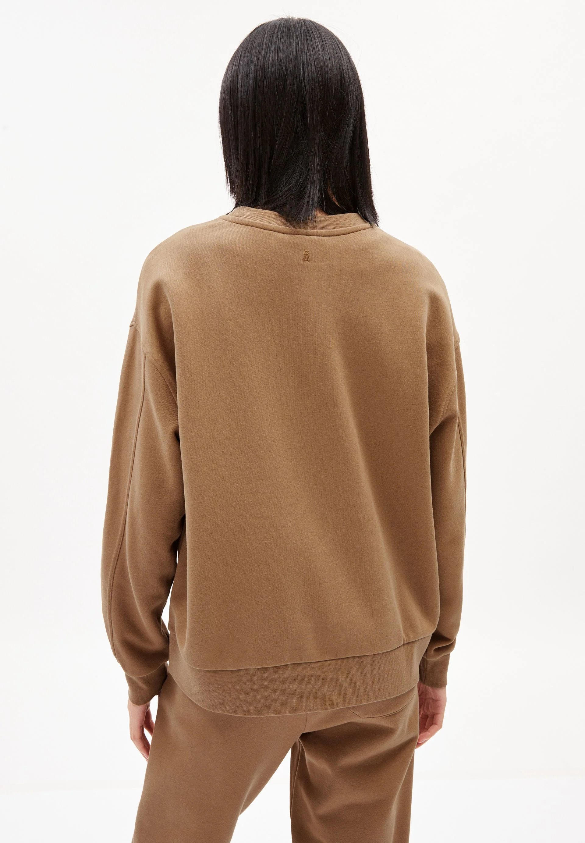 AARIN | smoky almond - Image 2