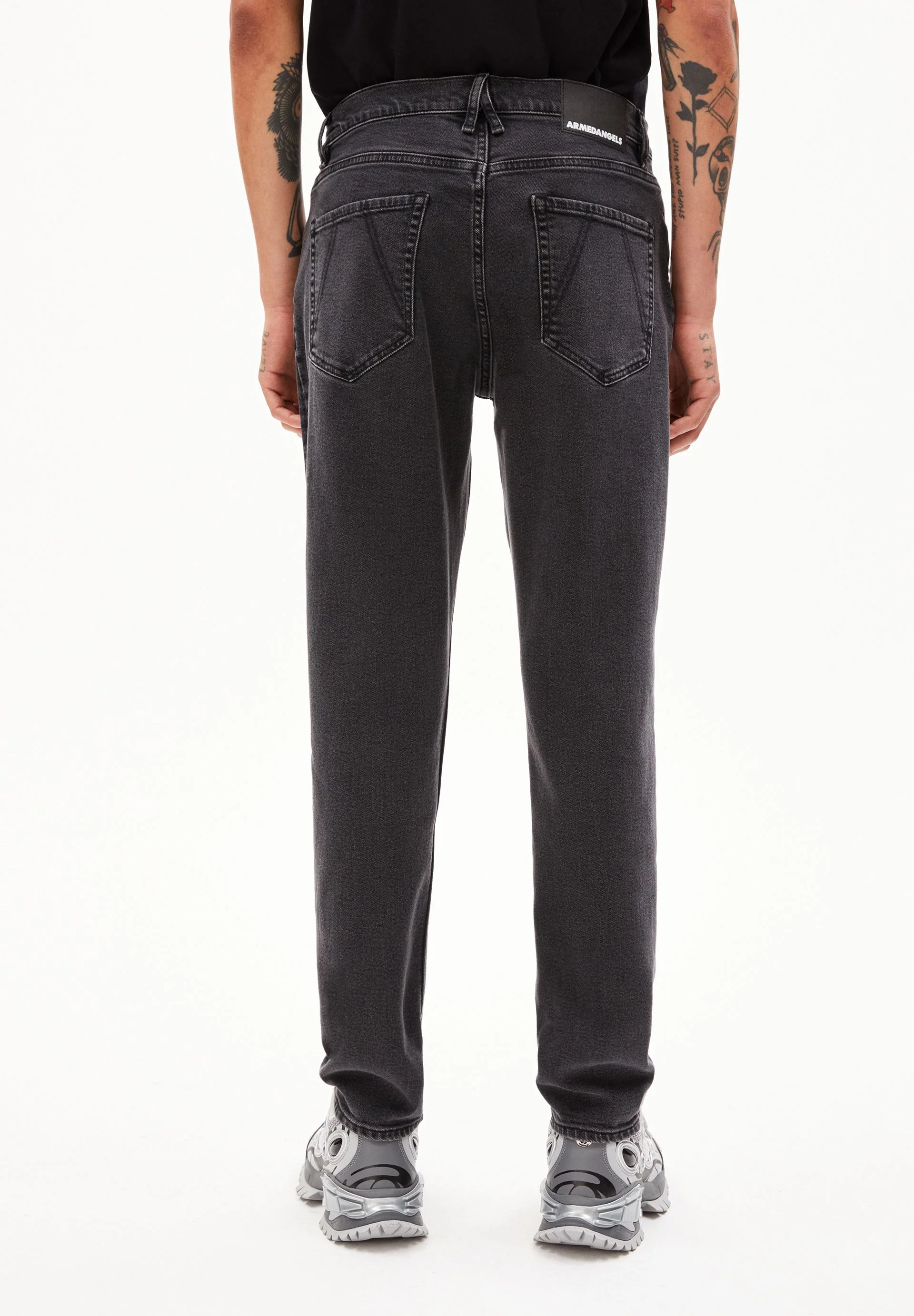 AARJO TARPA TAPERED JEANS | smoked - Image 2