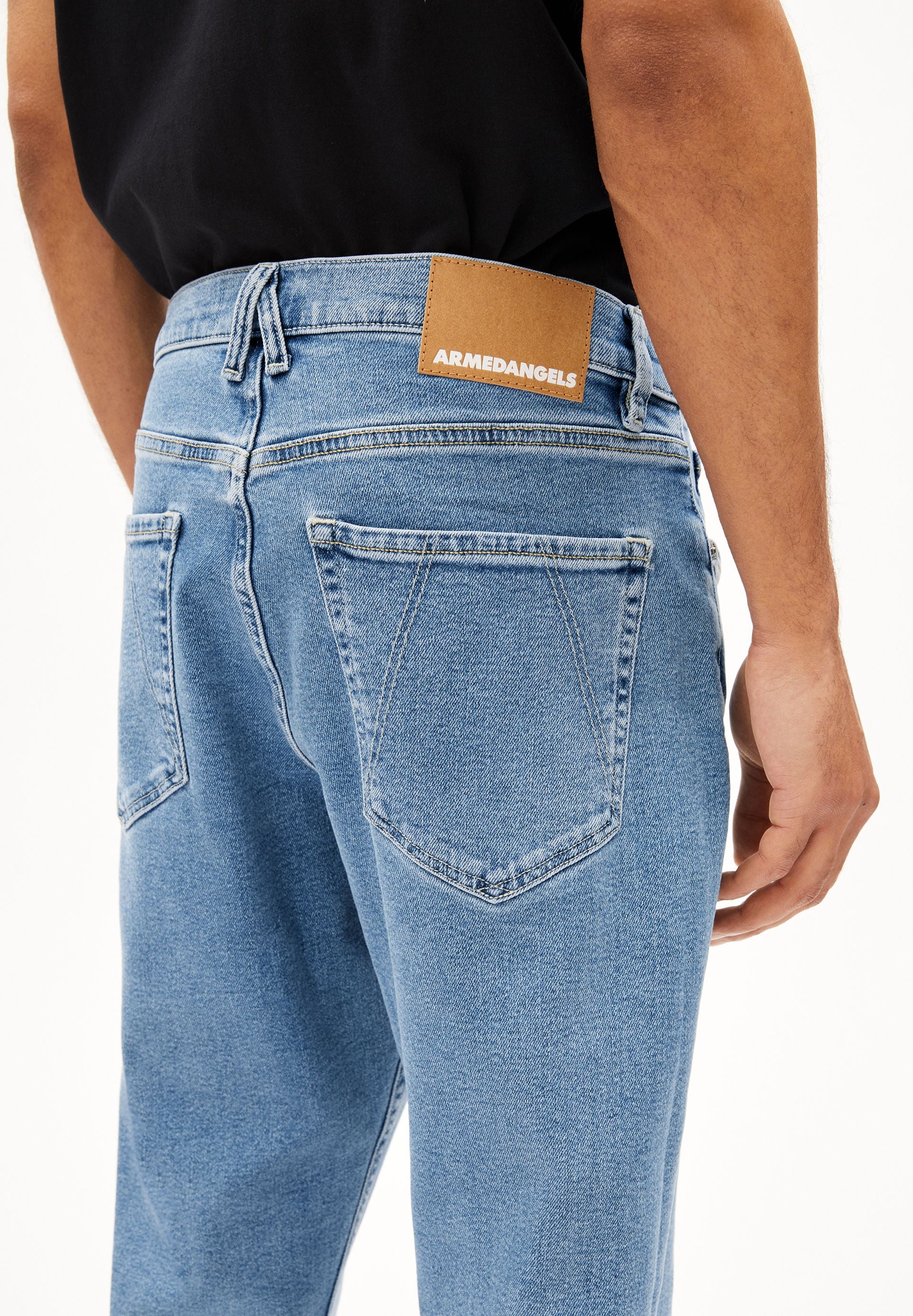 AARJO TARPA TAPERED JEANS | washed light indigo - Image 3