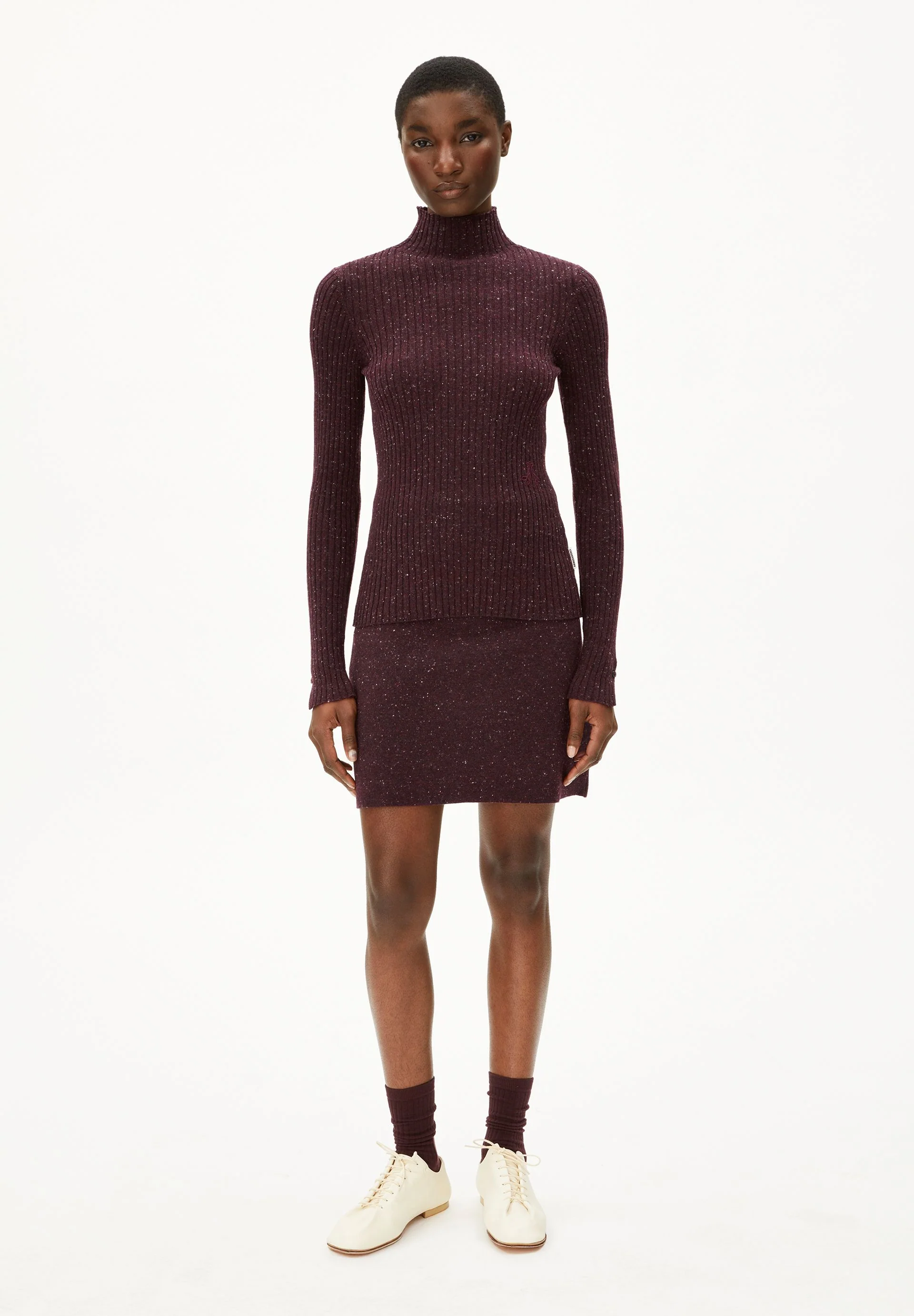 ALAANIA TWEED | dark cranberry - Image 5