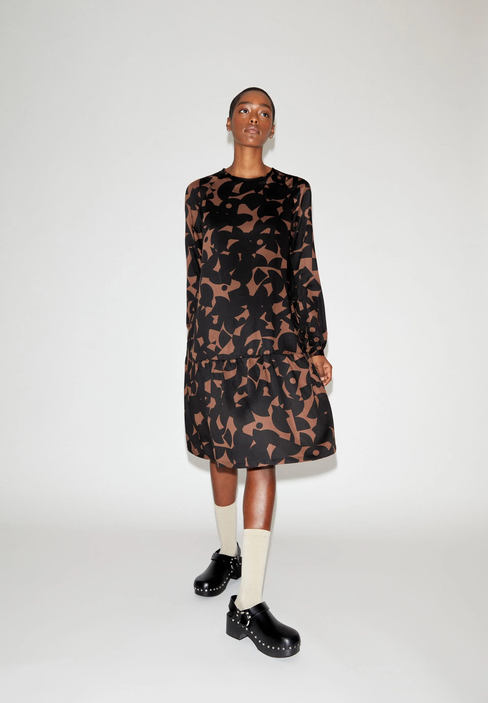 ANINAA ABSTRACT A | deep brown - Image 4