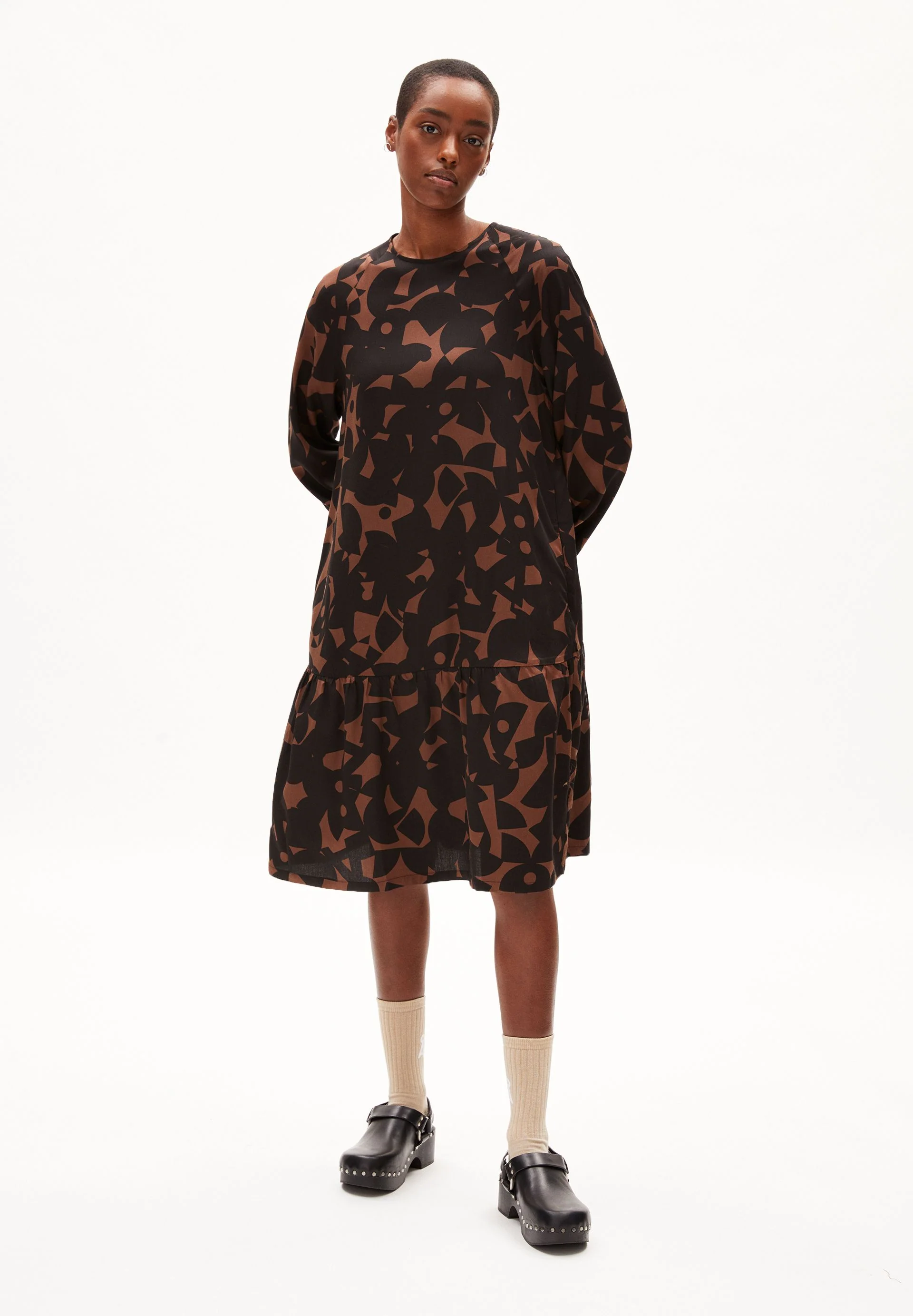 ANINAA ABSTRACT A | deep brown - Image 5