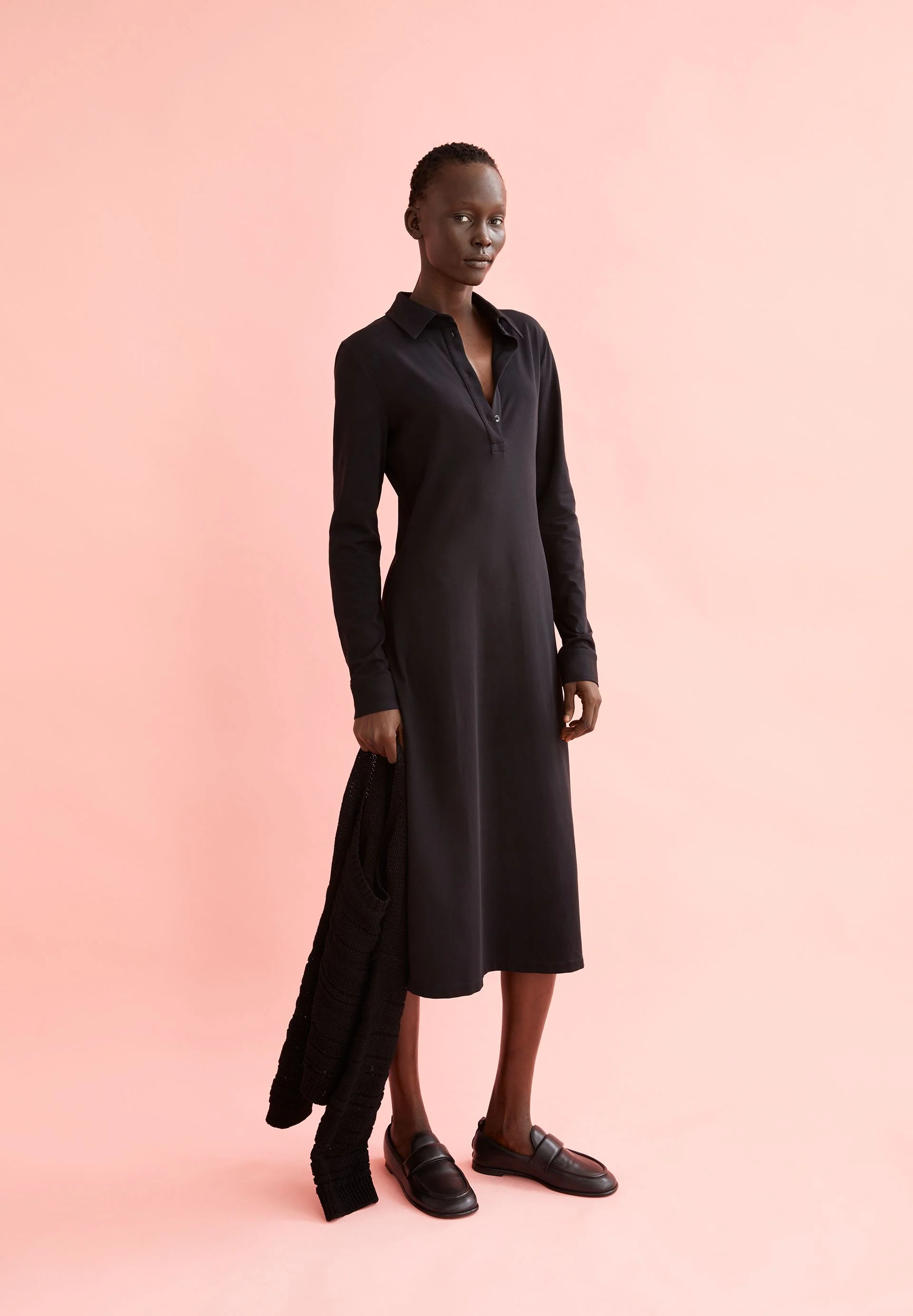 ANINIAA | black - Image 4