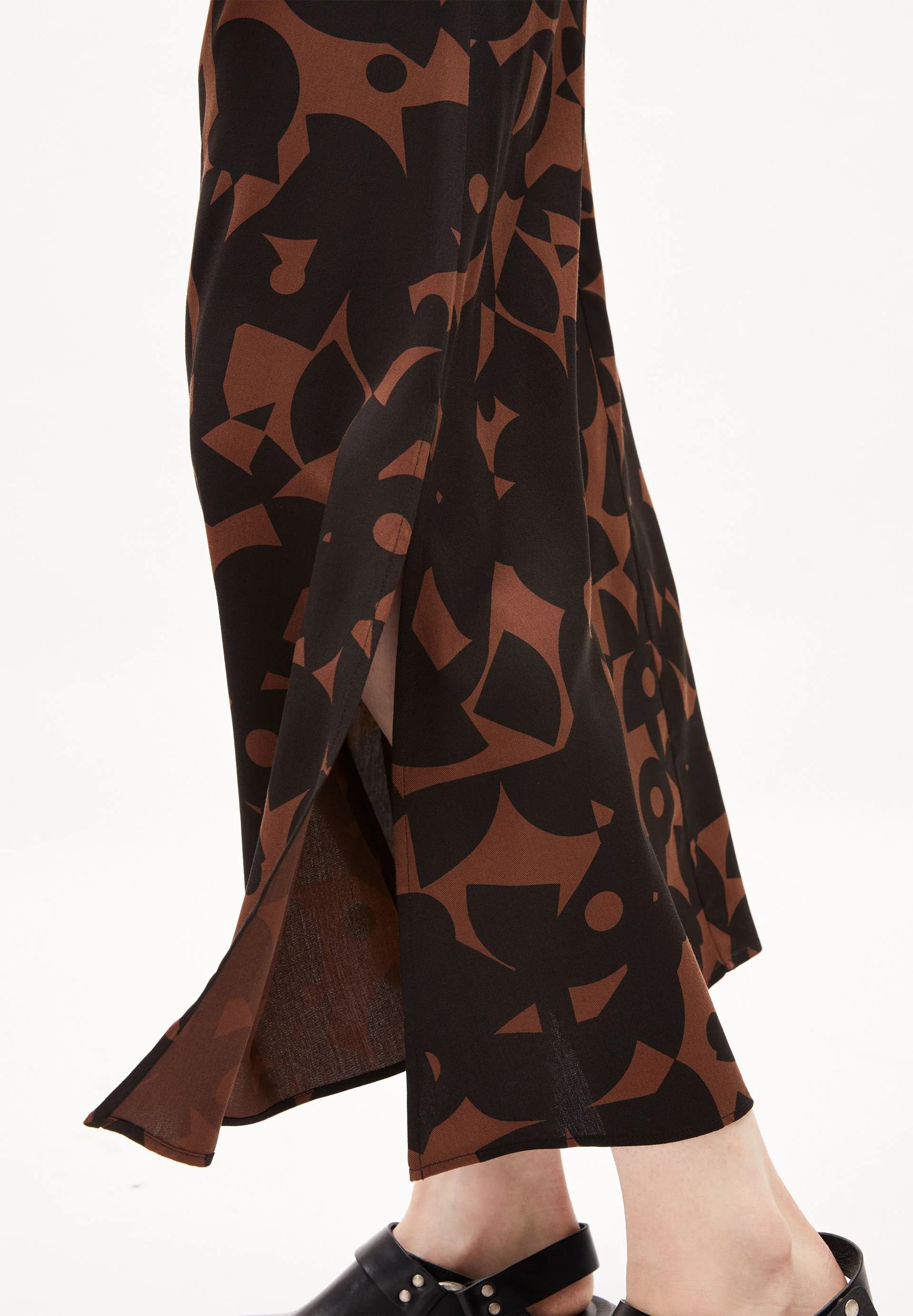 ARAACE ABSTRACT A | deep brown - Image 3