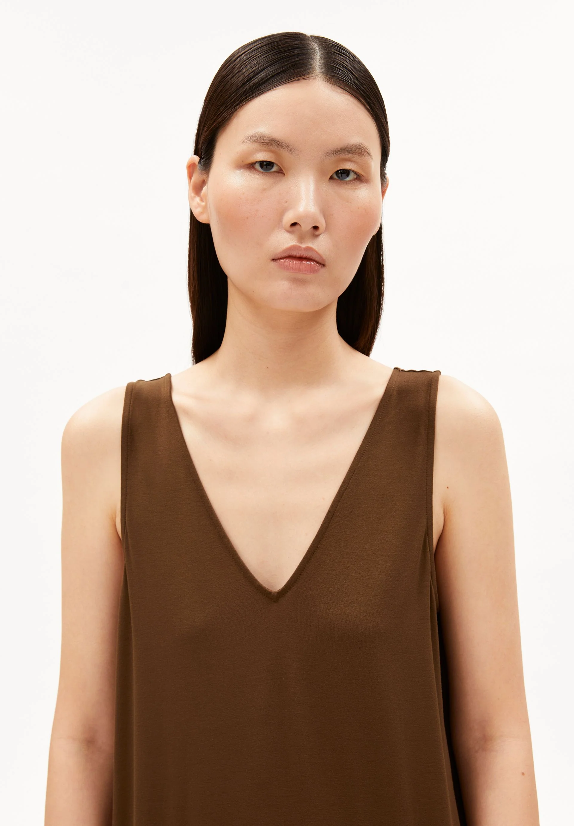 ÄRMELLOSES JERSEY-MIDI-KLEID | dried palm - Image 3