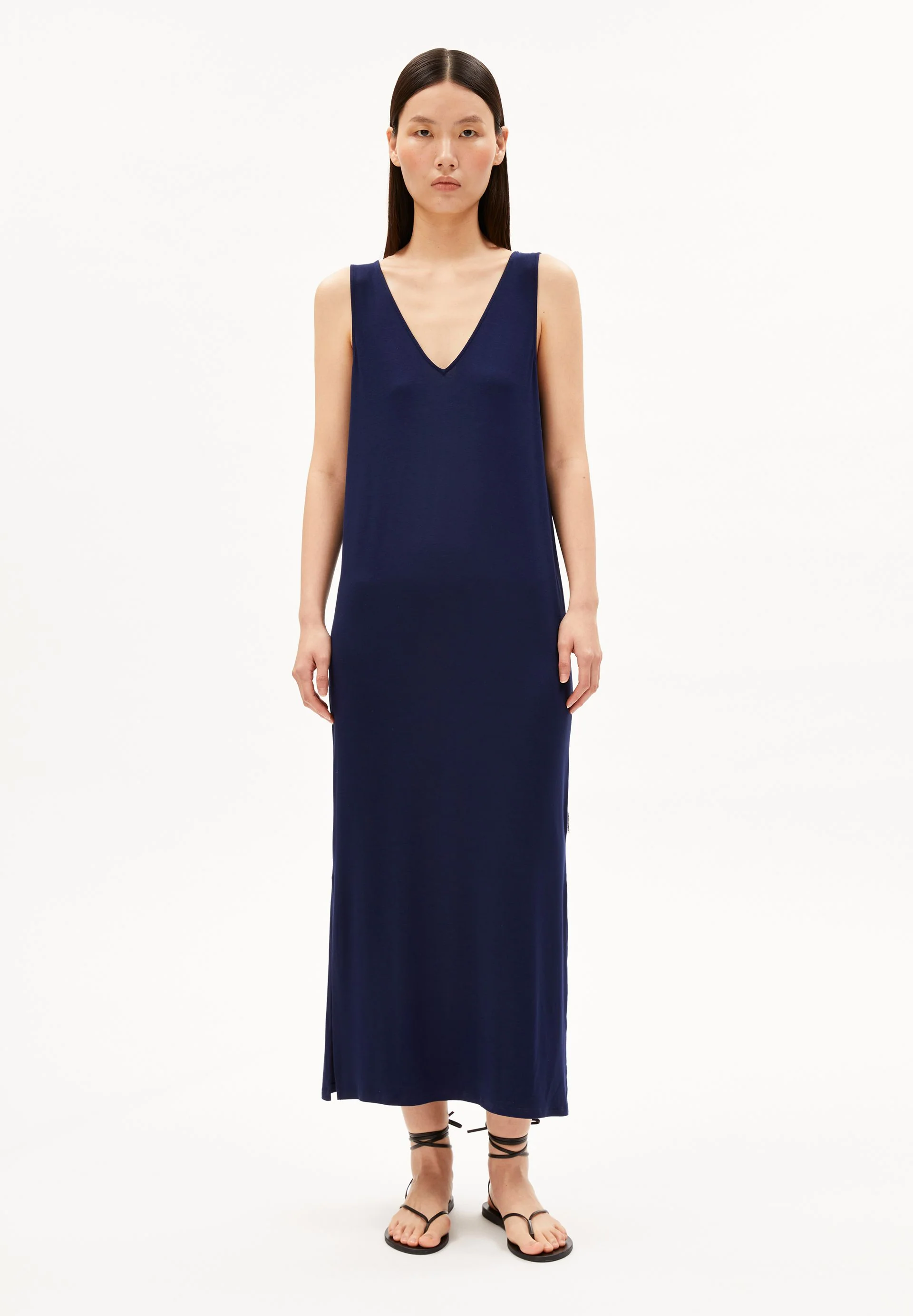 ÄRMELLOSES JERSEY-MIDI-KLEID | tinted navy - Image 5