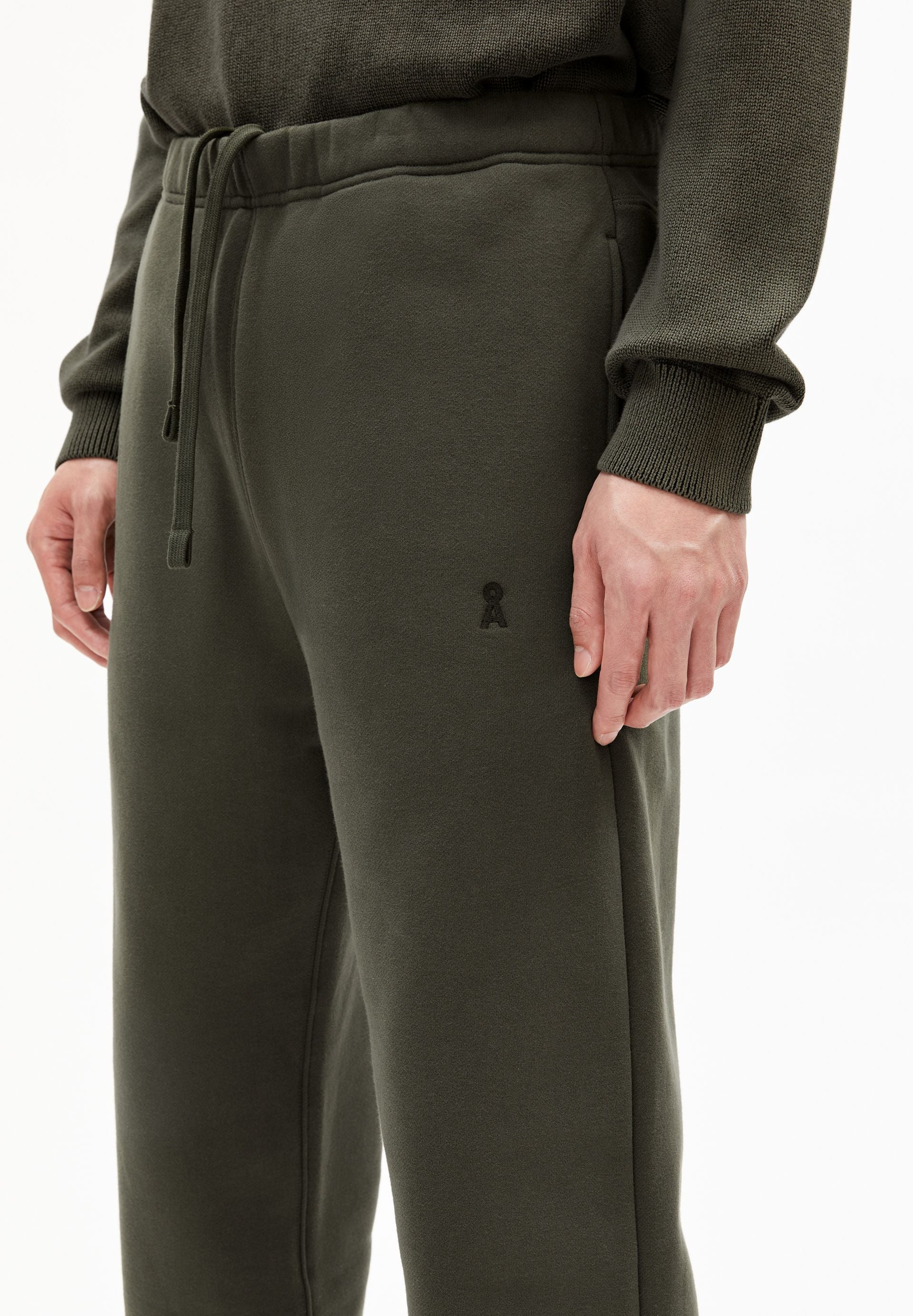BAASTI FLEECE SWEATPANT | forest pine - Image 3