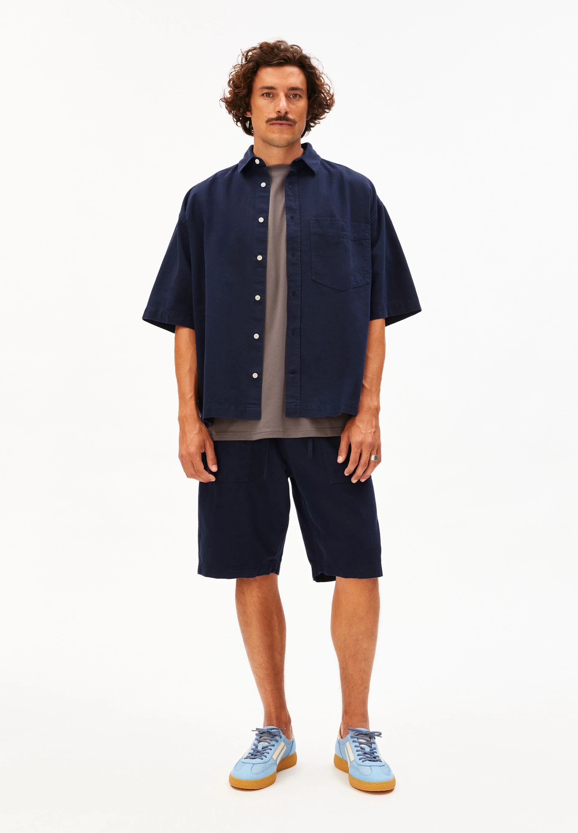BAUMWOLL-LEINEN SHORTS | tinted navy - Image 5