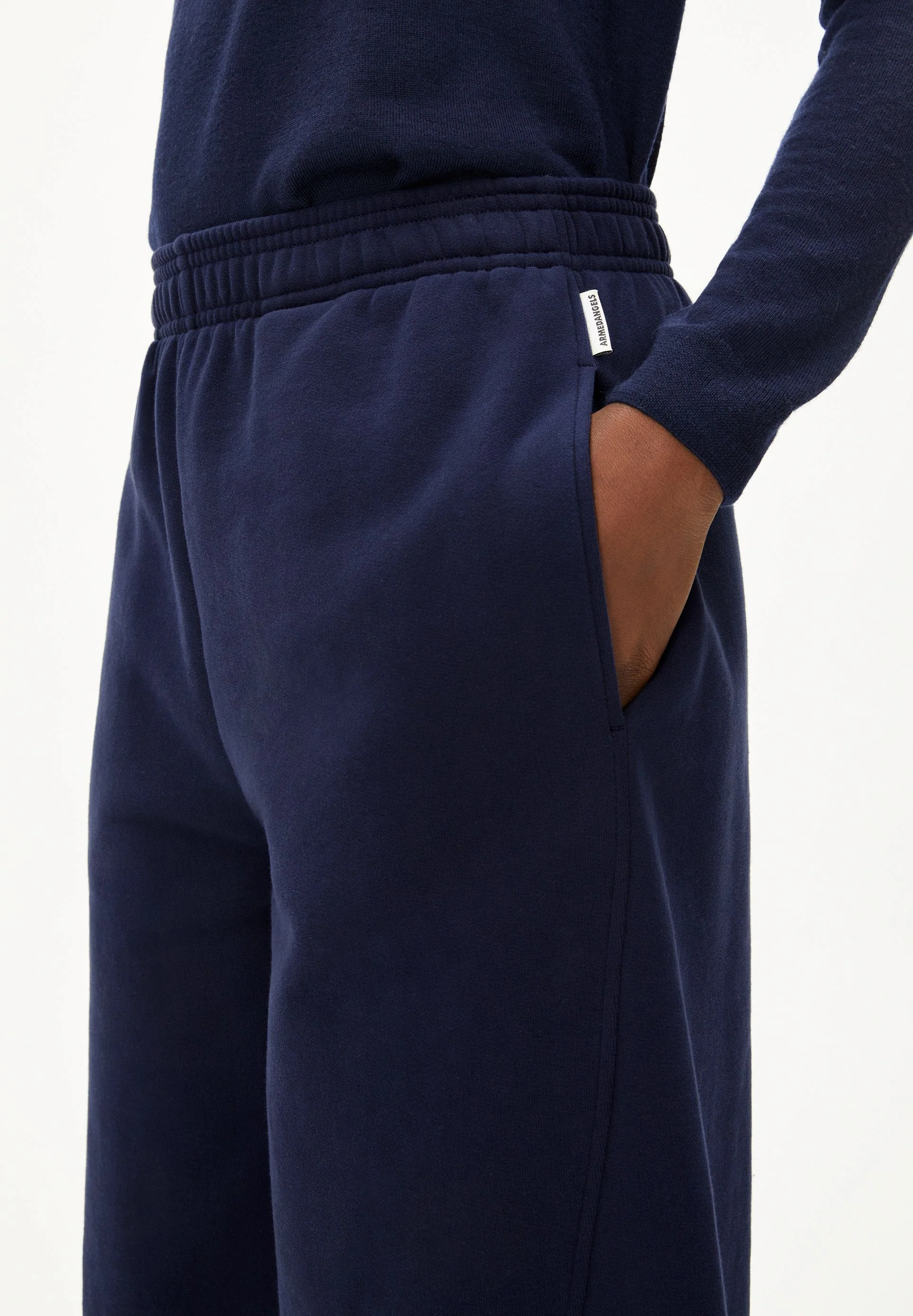 BELLAISAA | tinted navy - Image 3