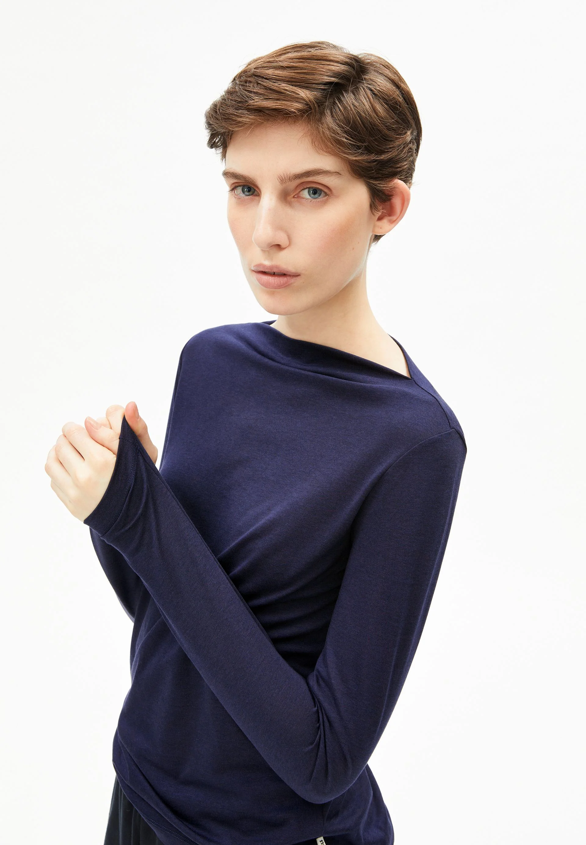 BOAT NECK LANGARMSHIRT | tinted navy - Image 3