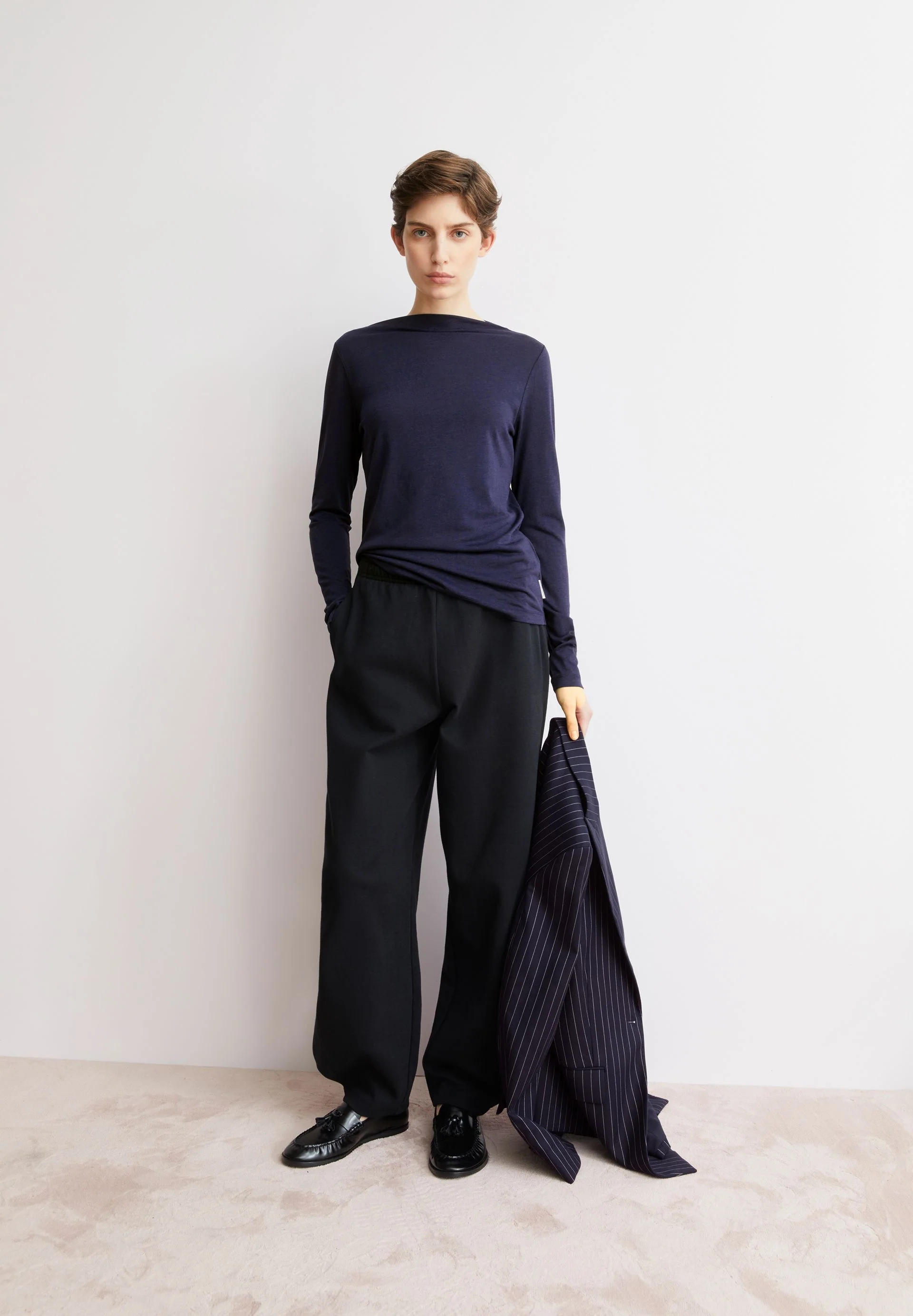 BOAT NECK LANGARMSHIRT | tinted navy - Image 4