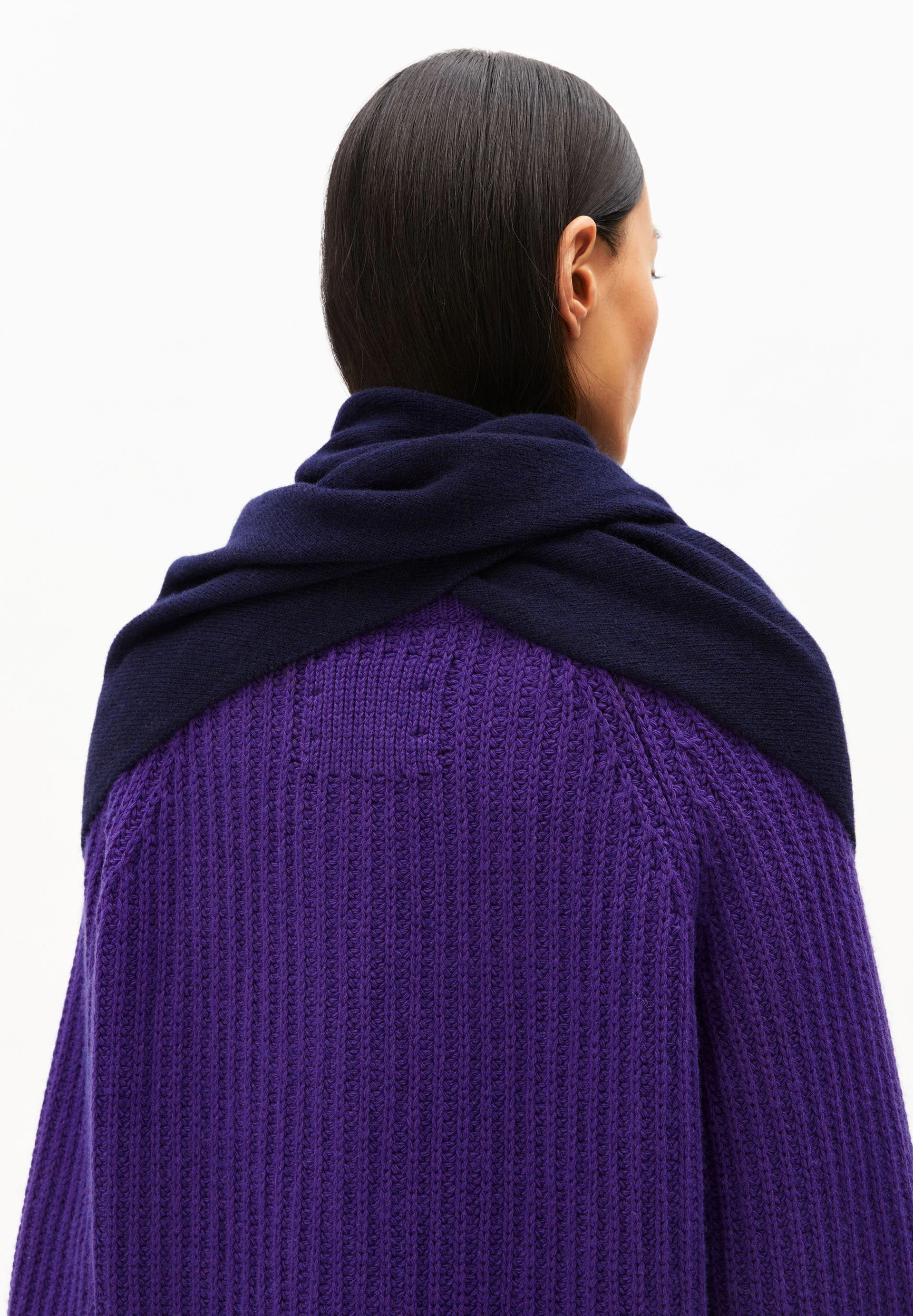 BRYANAA TRIANGLE SCARF | tinted navy - Image 2