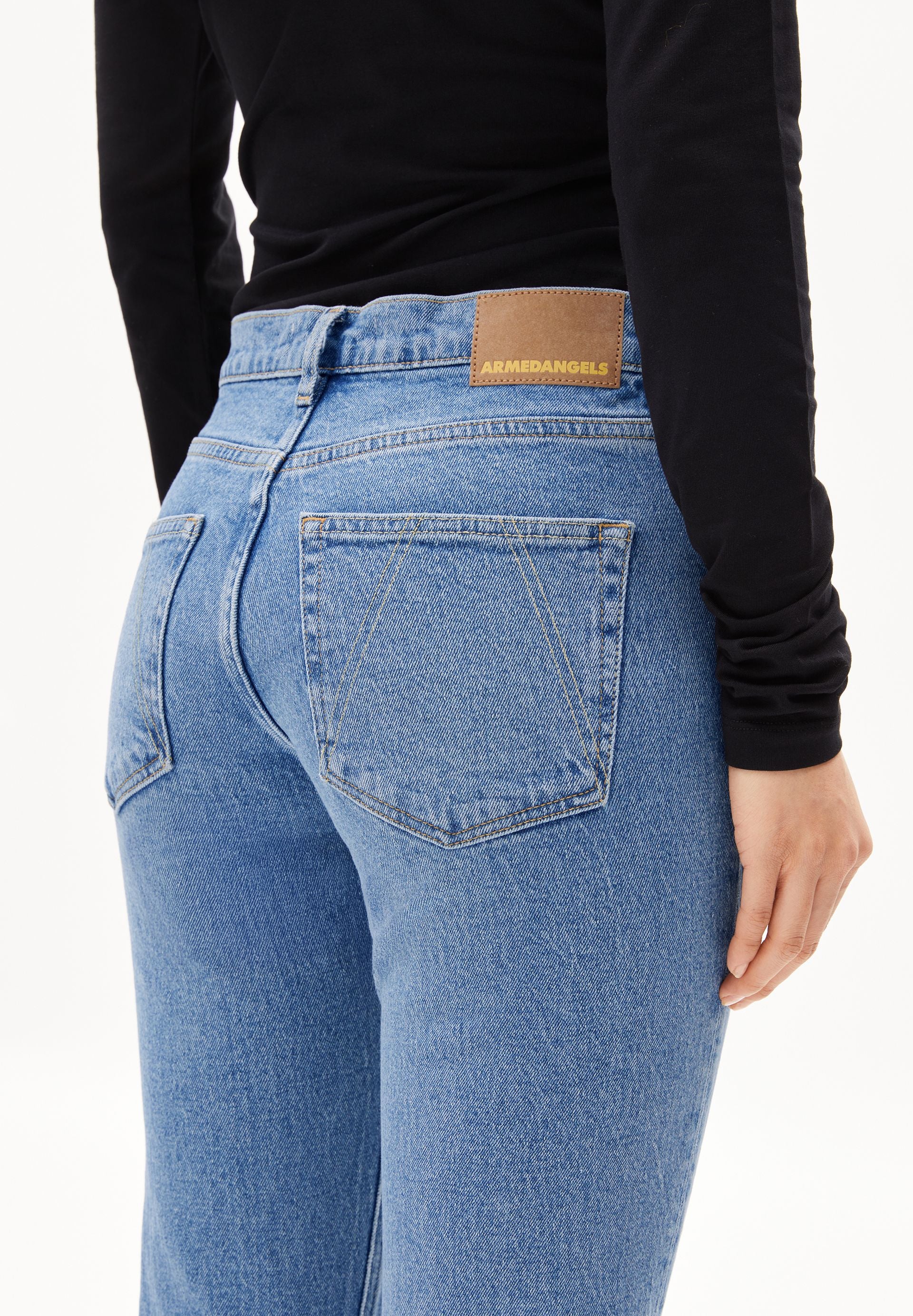 CARENAA MID STRAIGHT JEANS | capri - Image 3