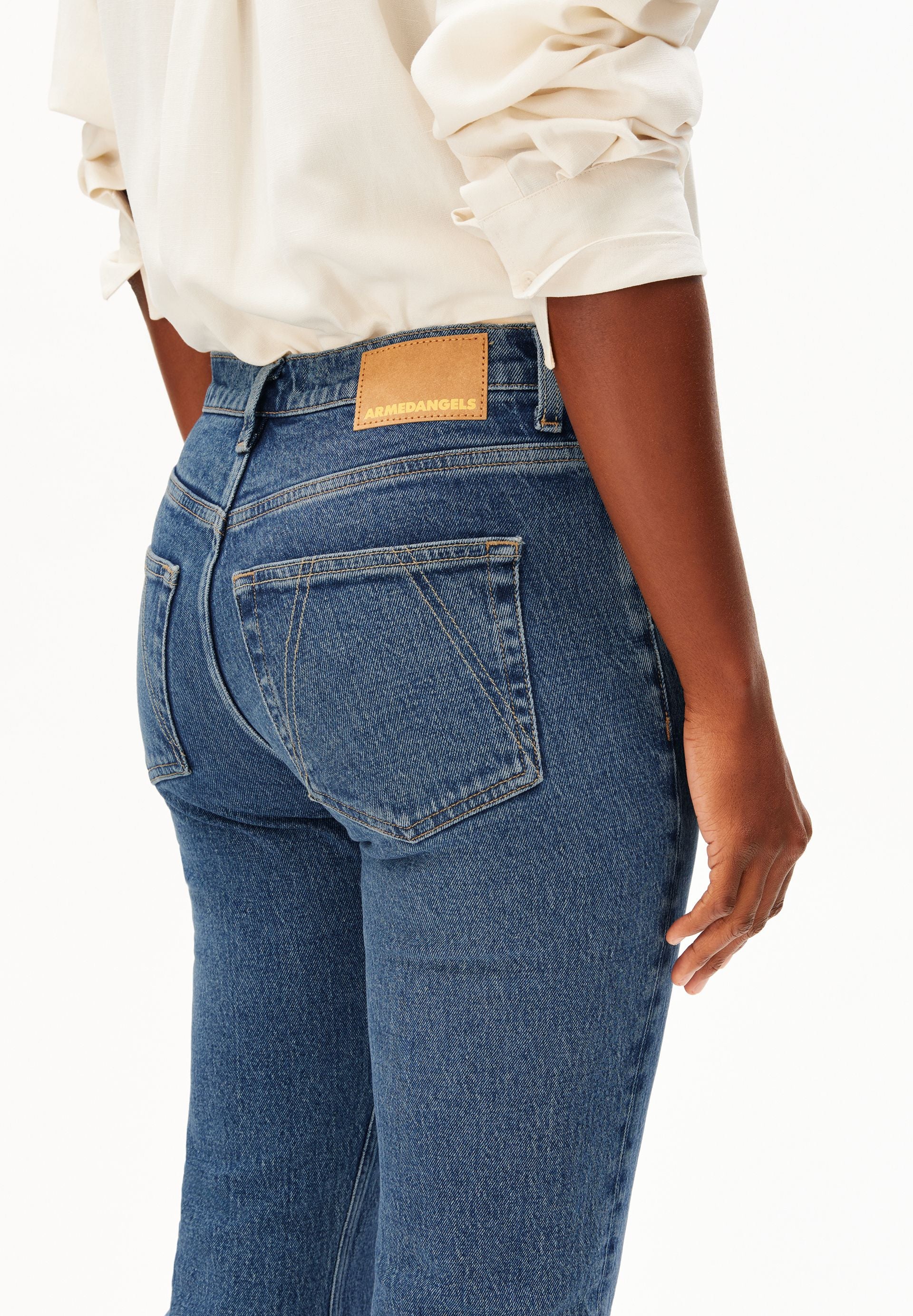 CARENAA CAPRI MID WAIST JEANS | atmospheric - Image 3