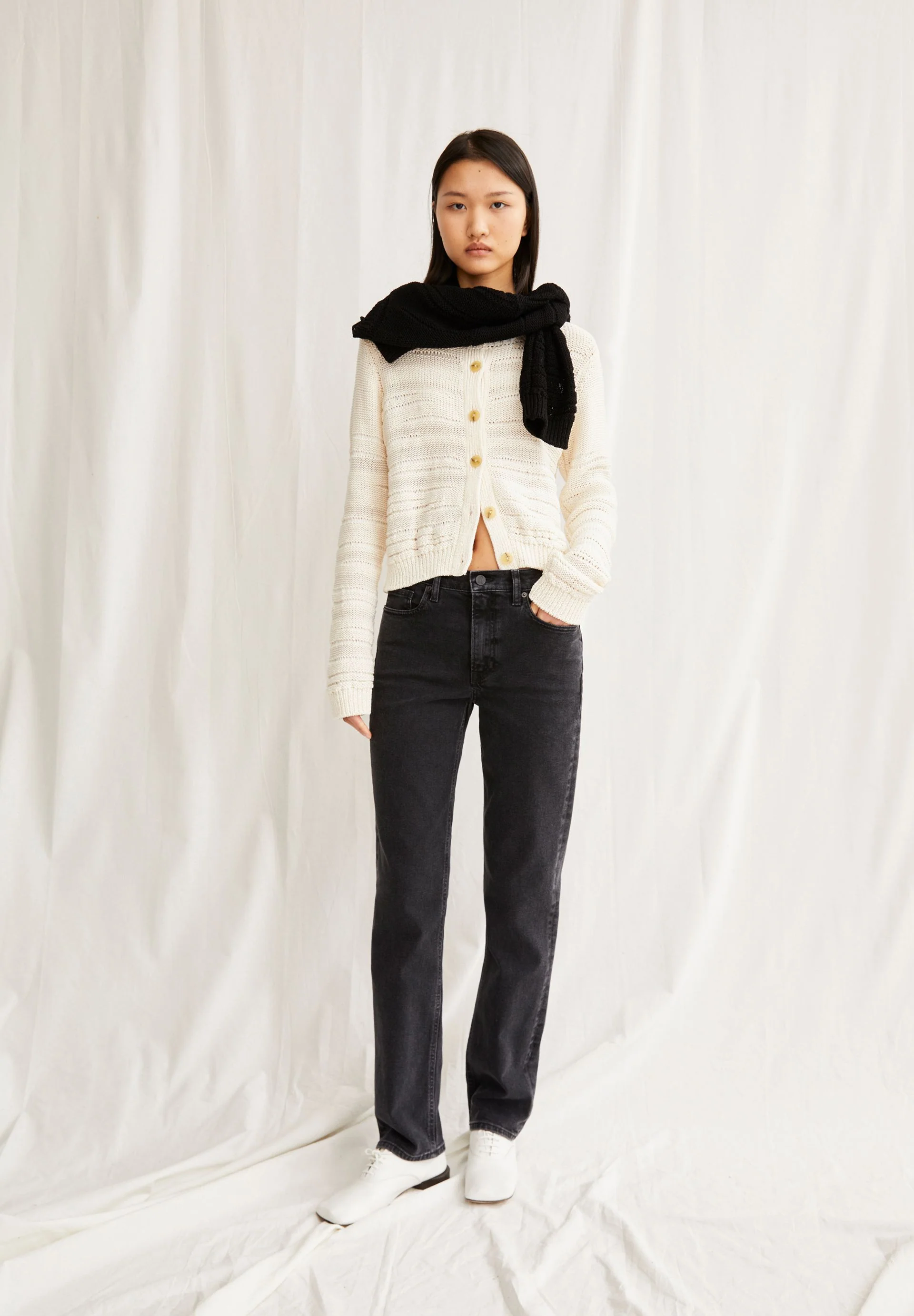 CARENAA MID STRAIGHT JEANS | ebony - Image 4