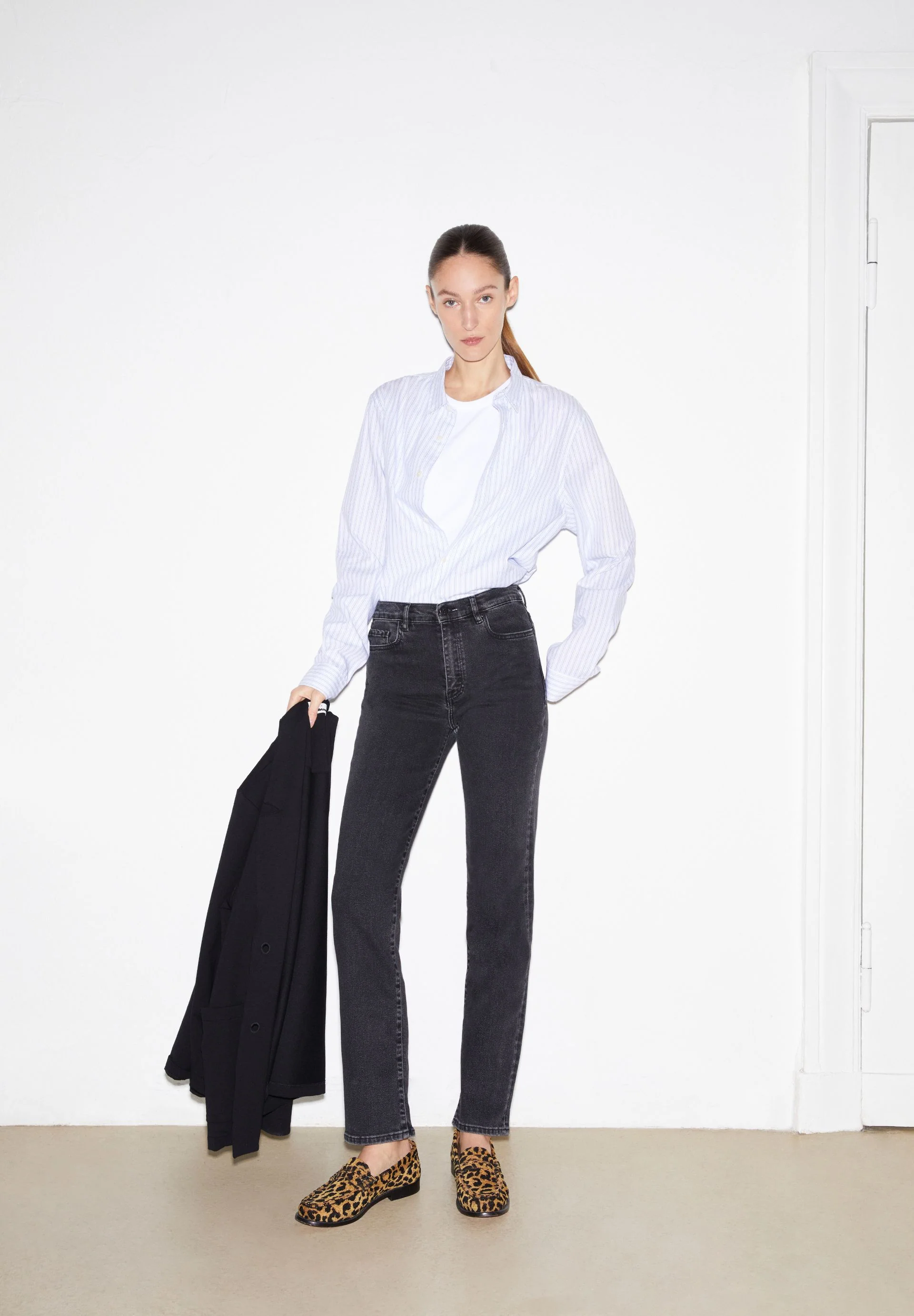CARENAA MID STRAIGHT JEANS | true ebony black - Image 4