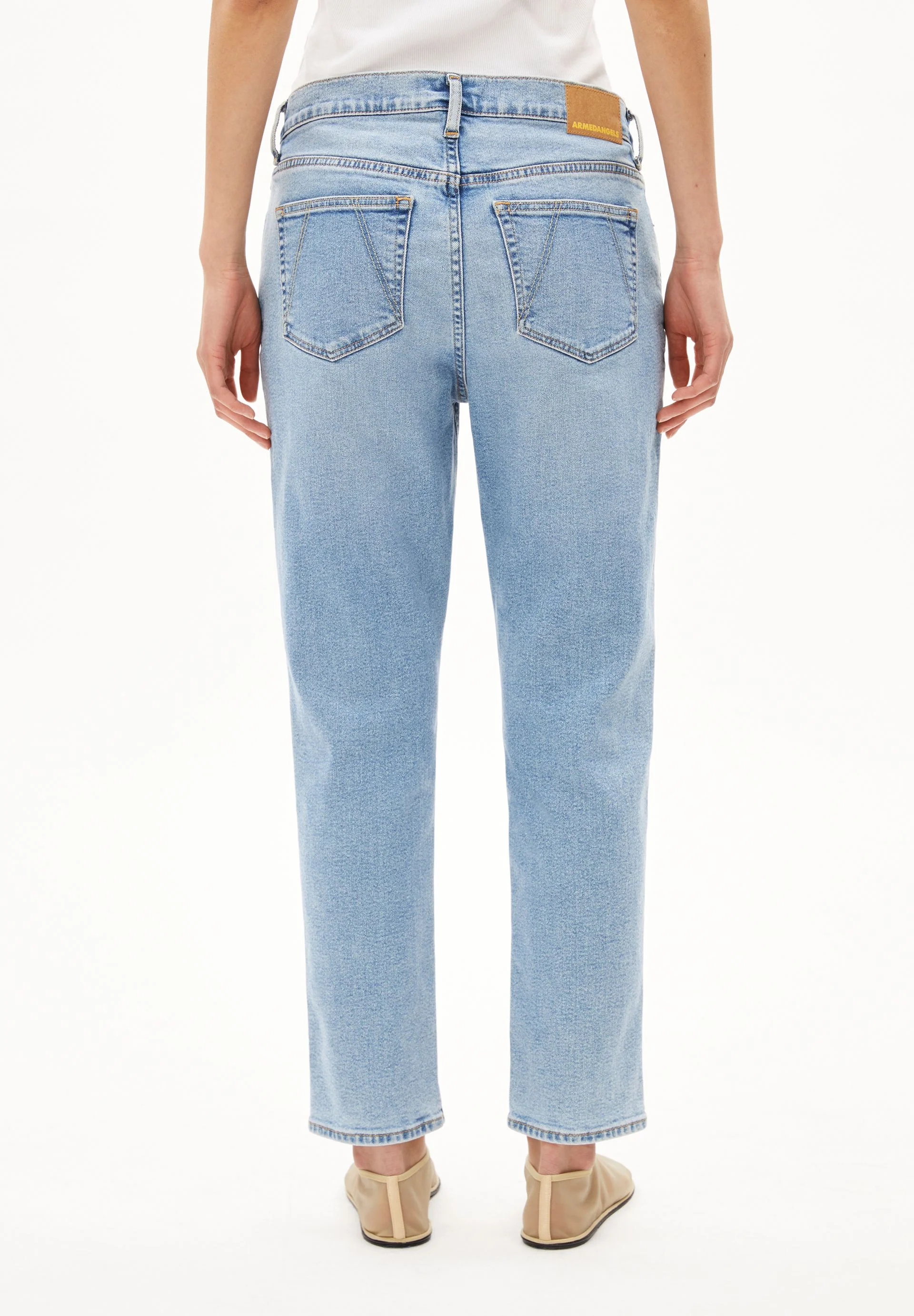 CAYAA TARPA LOW BOYFRIEND JEANS | clear - Image 2