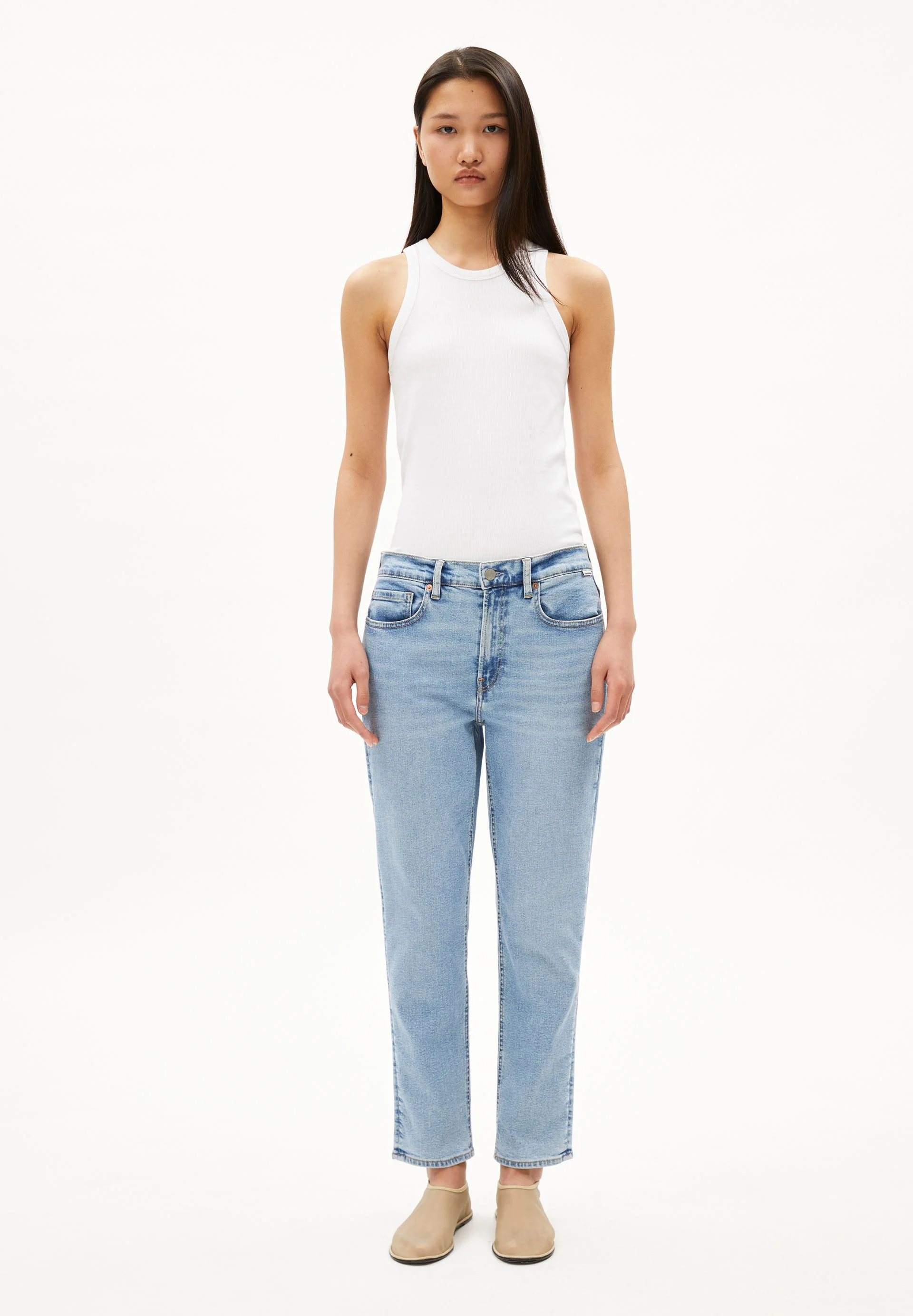 CAYAA TARPA LOW BOYFRIEND JEANS | clear - Image 5