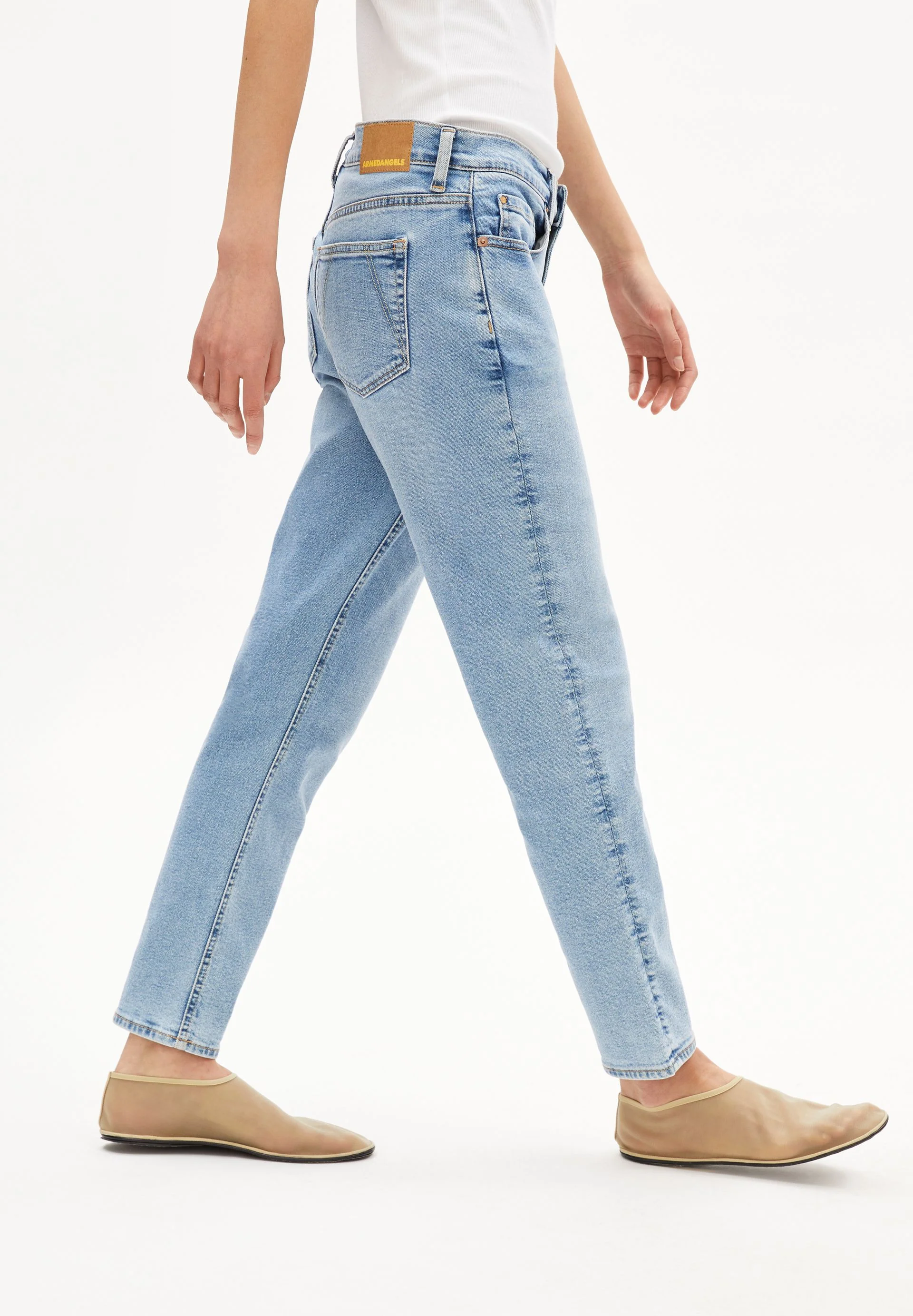 CAYAA TARPA LOW BOYFRIEND JEANS | clear - Image 6