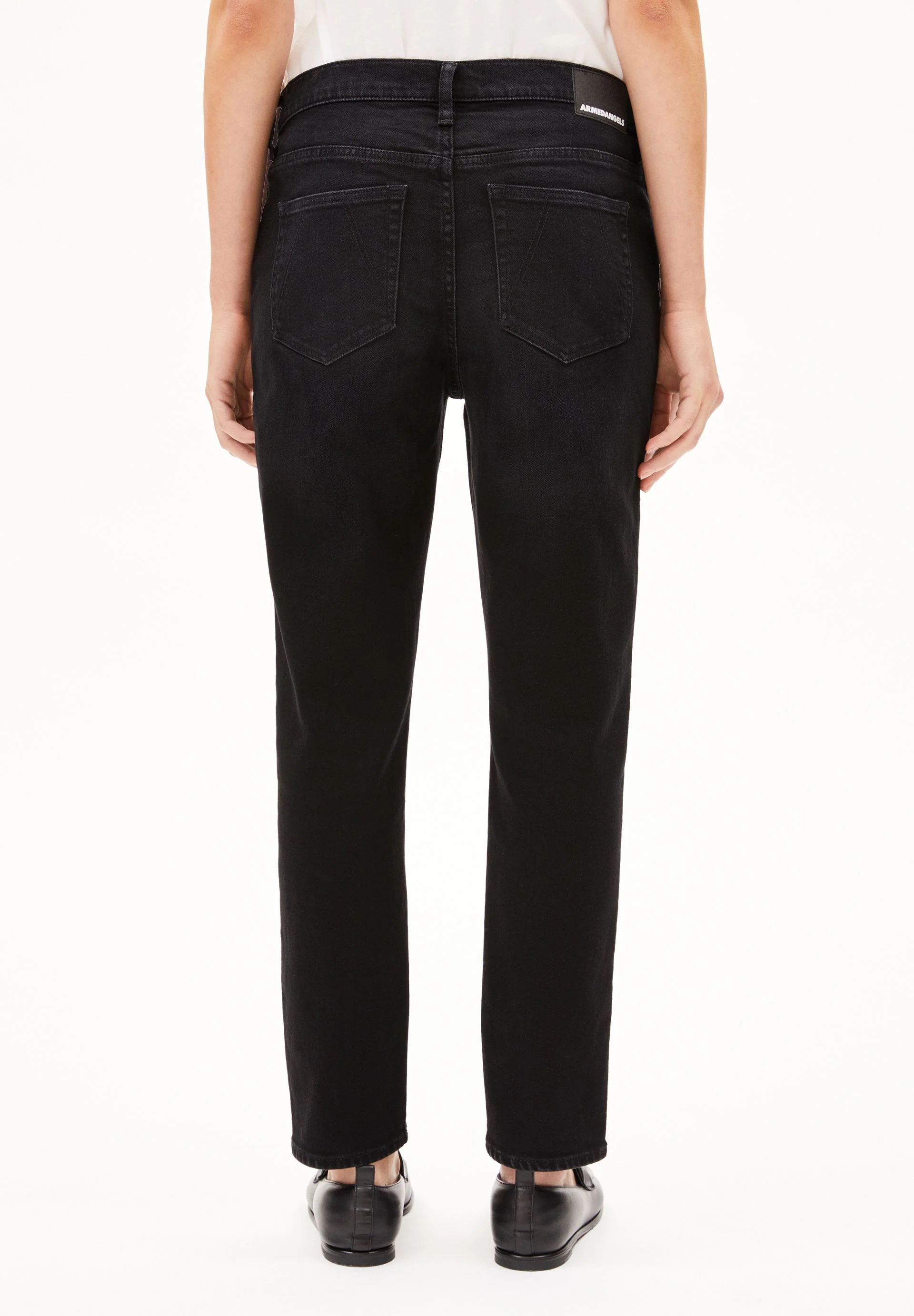 CAYAA TARPA LOW BOYFRIEND JEANS | ebony - Image 2