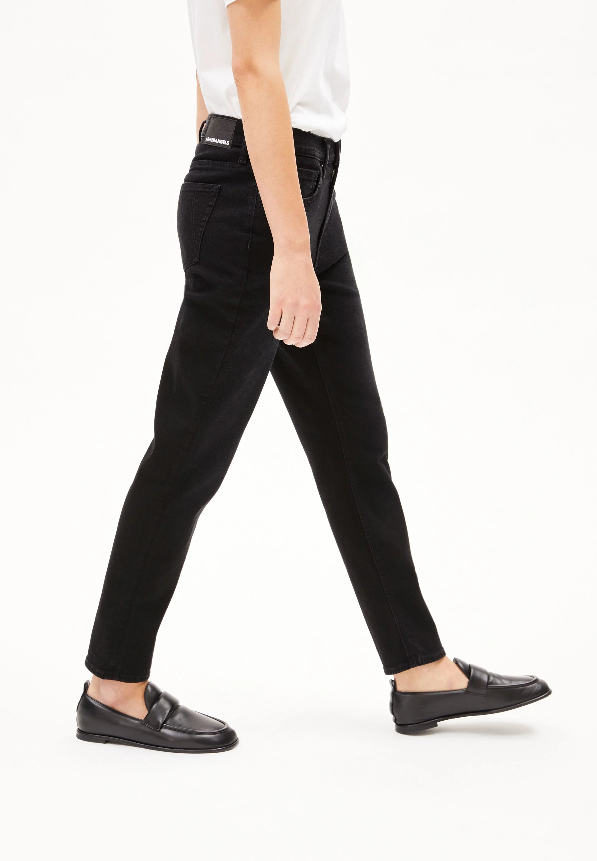 CAYAA TARPA LOW BOYFRIEND JEANS | ebony - Image 6