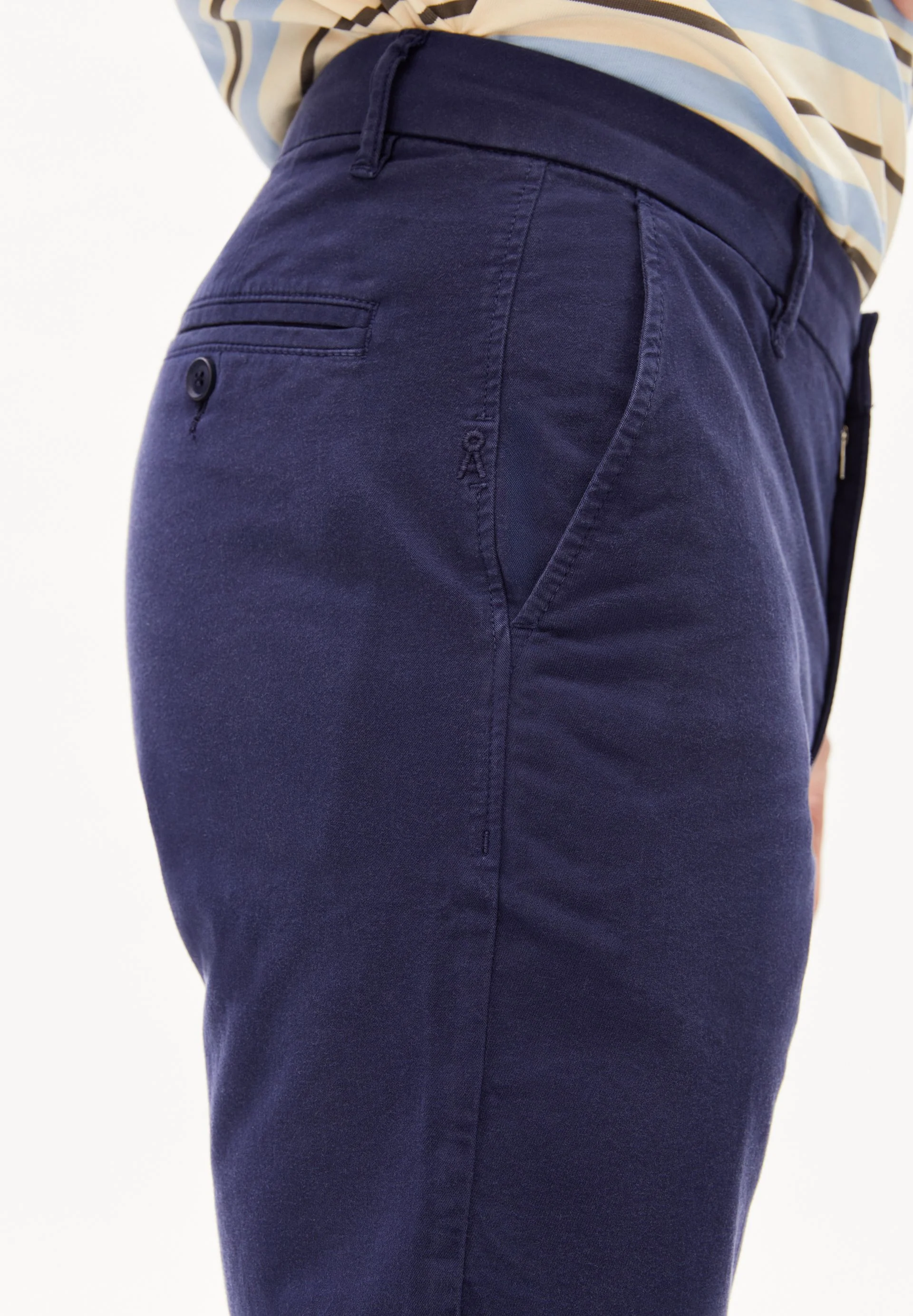 CHINO-SHORTS | tinted navy - Image 3