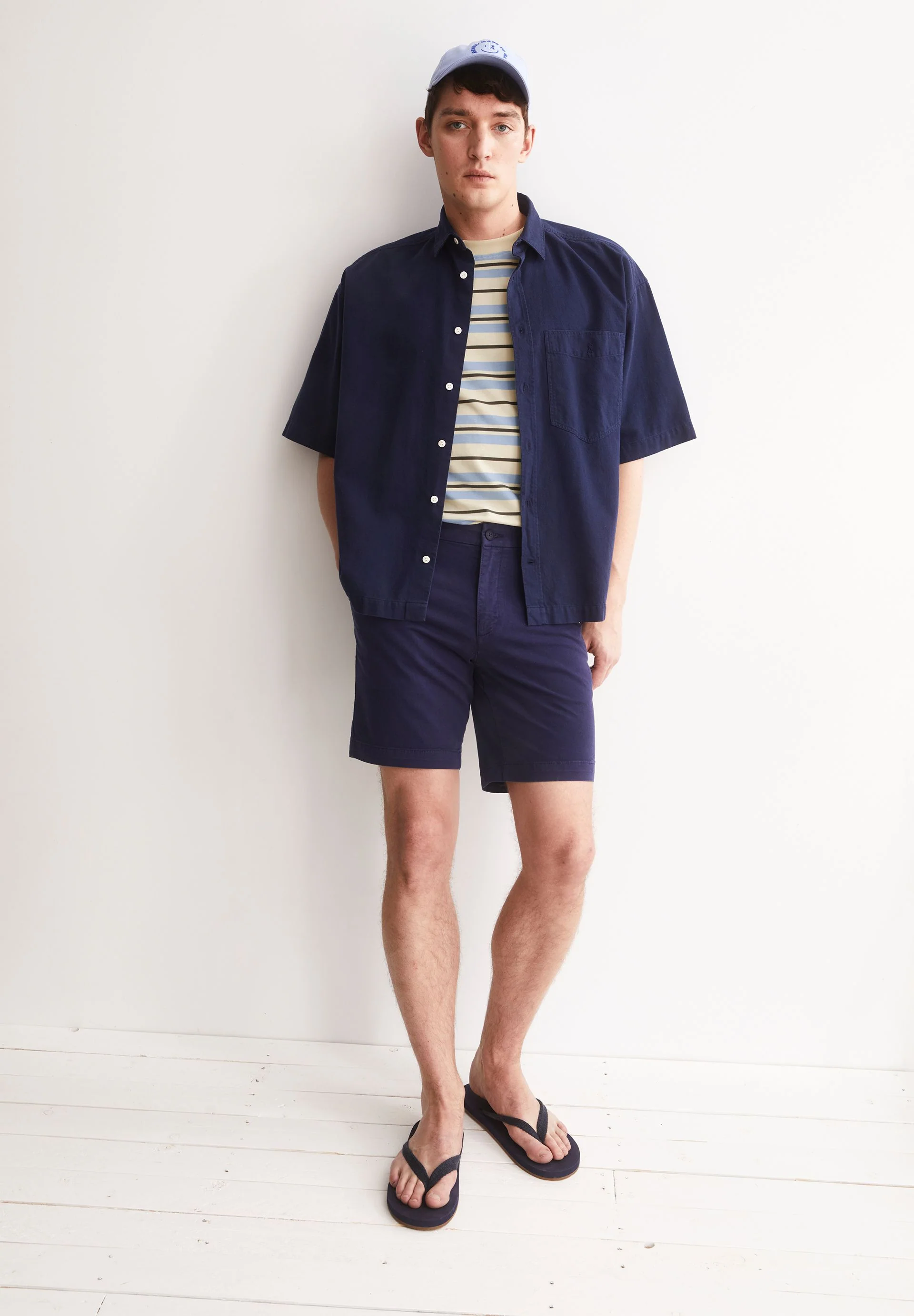 CHINO-SHORTS | tinted navy - Image 4