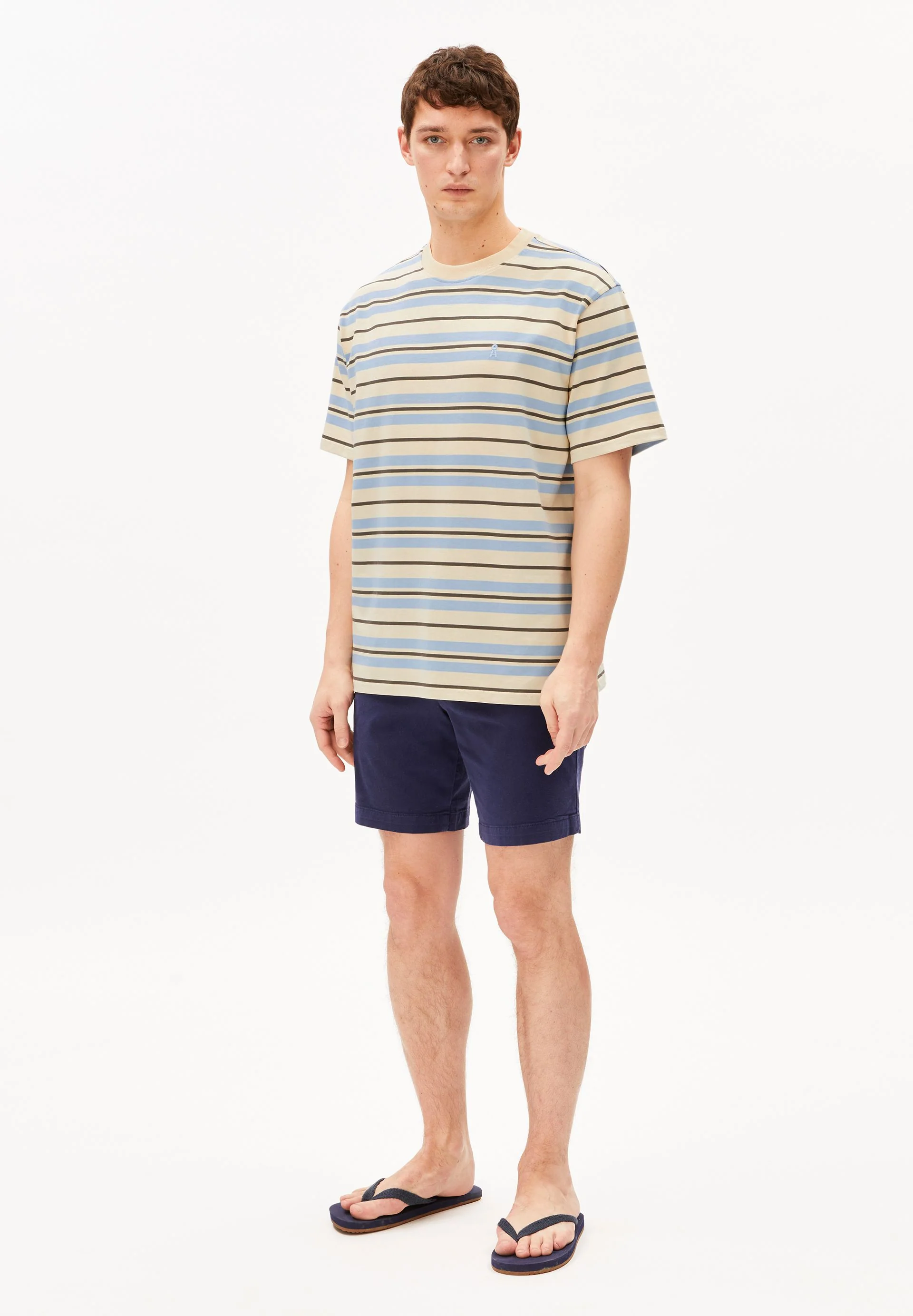 CHINO-SHORTS | tinted navy - Image 5