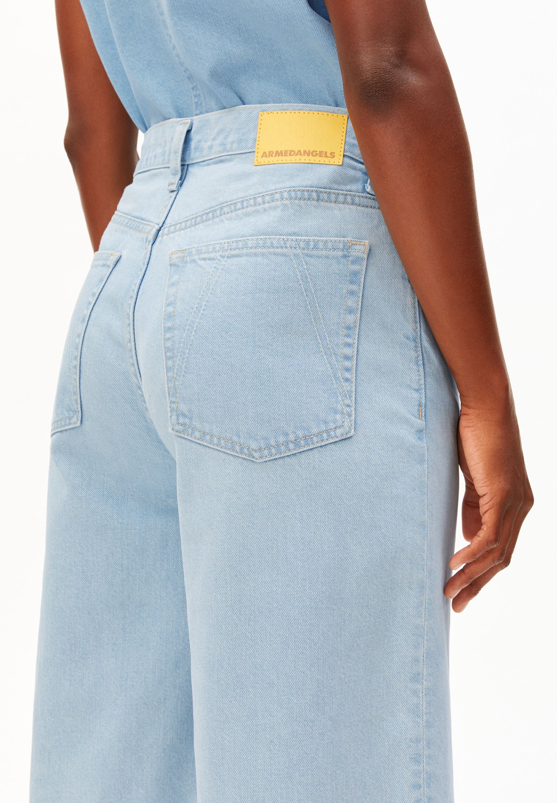 CITY HIGH WAIST JEANS-SHORTS | barrea - Image 3