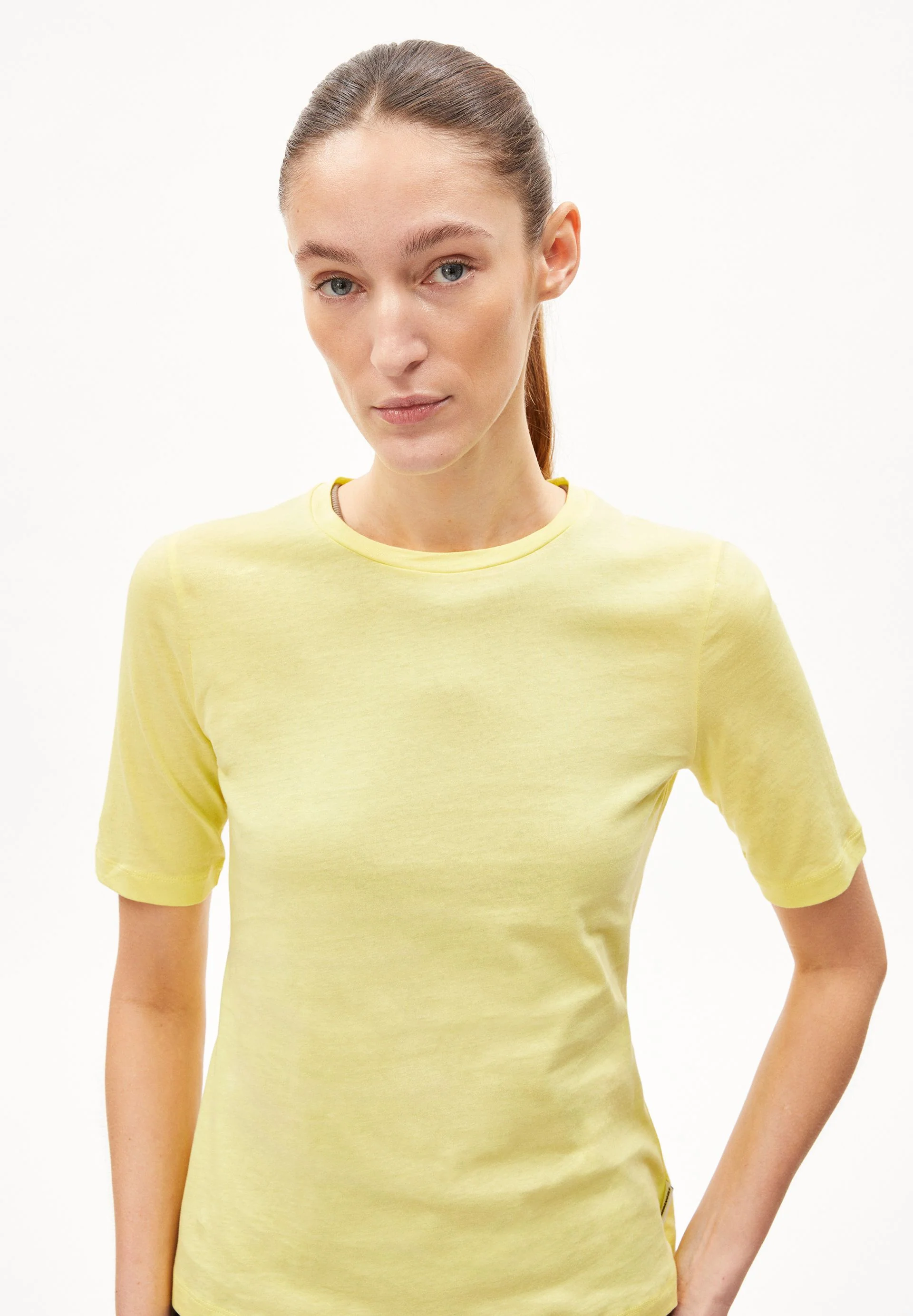 DONAAJI FEAATHER LIGHT | armedangels yellow light - Image 3