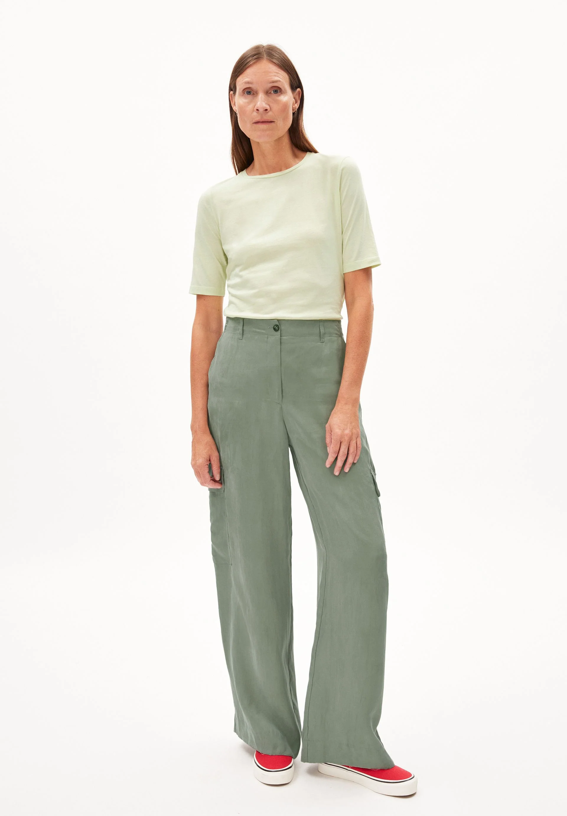 DONAAJI FEAATHER LIGHT | pastel green - Image 5