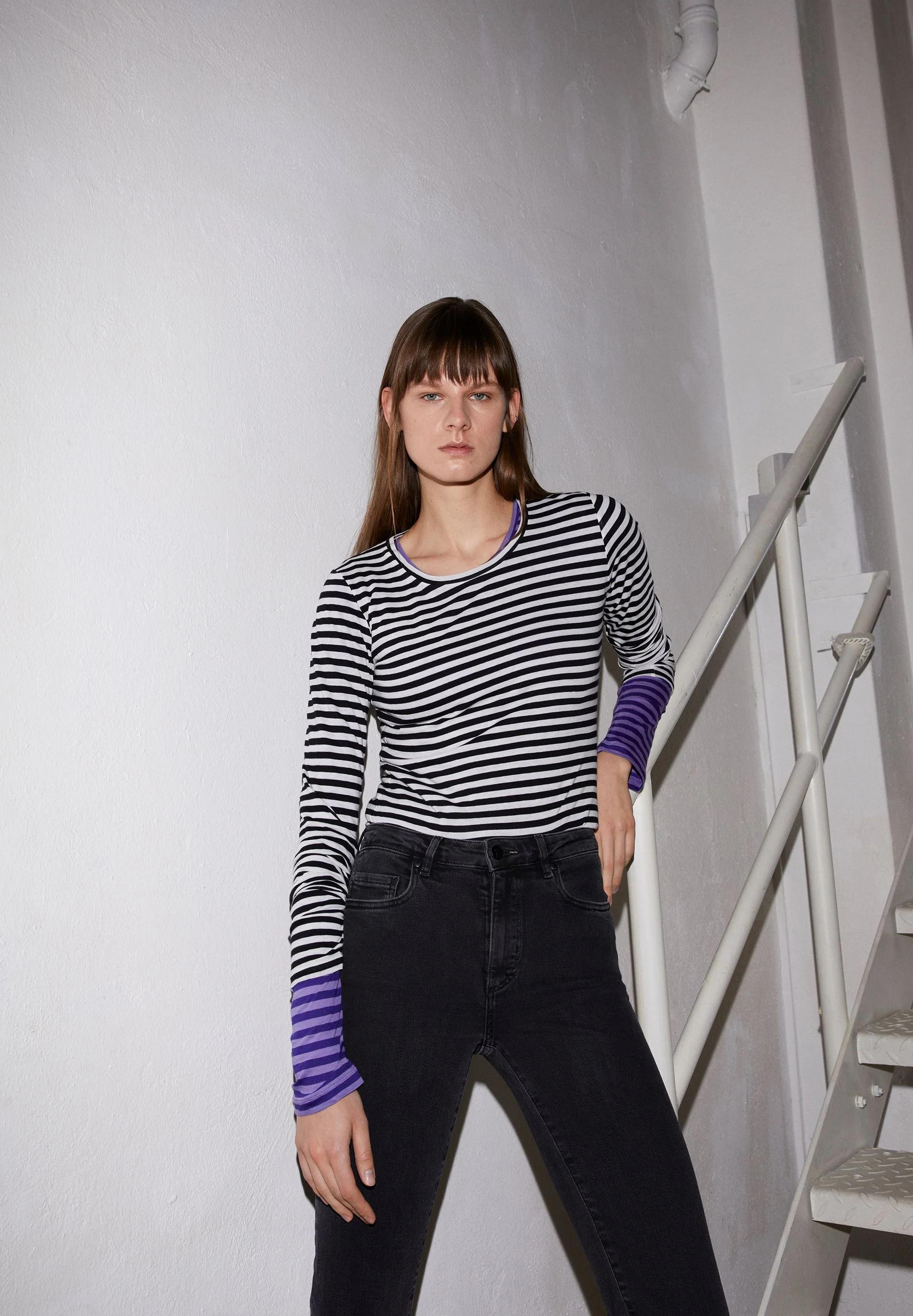 ENRICCAA STRIPES | black-off white - Image 4