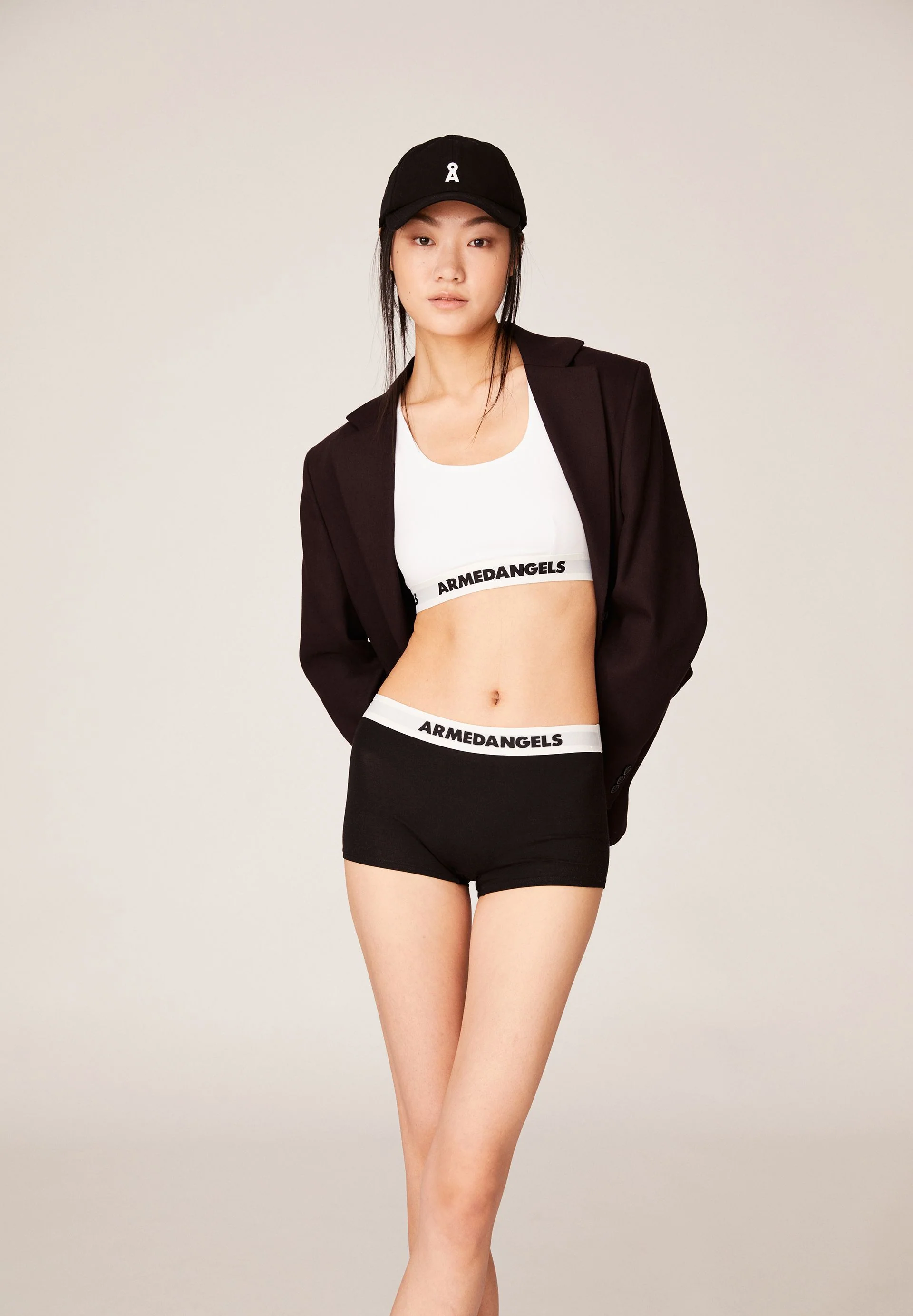 ERYNAA | black - Image 4