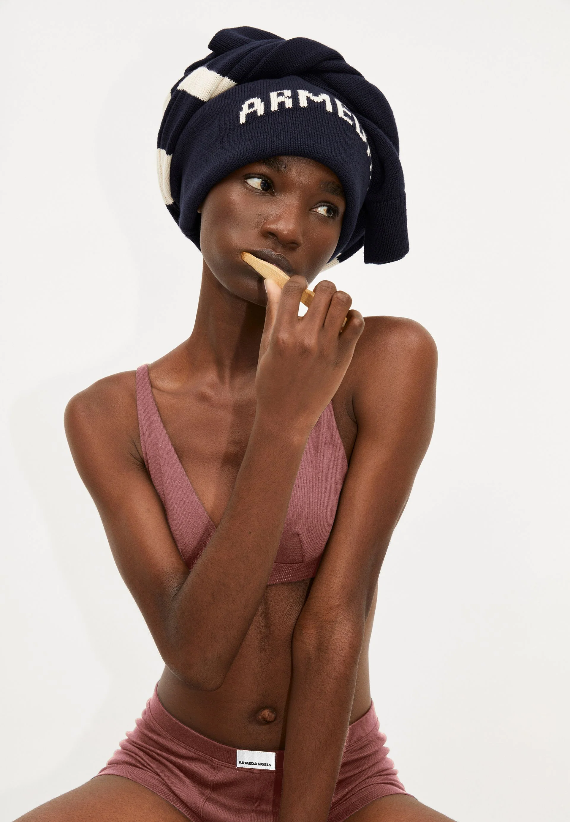 ERYNAA RIPP-SHORTY | light berry - Image 4