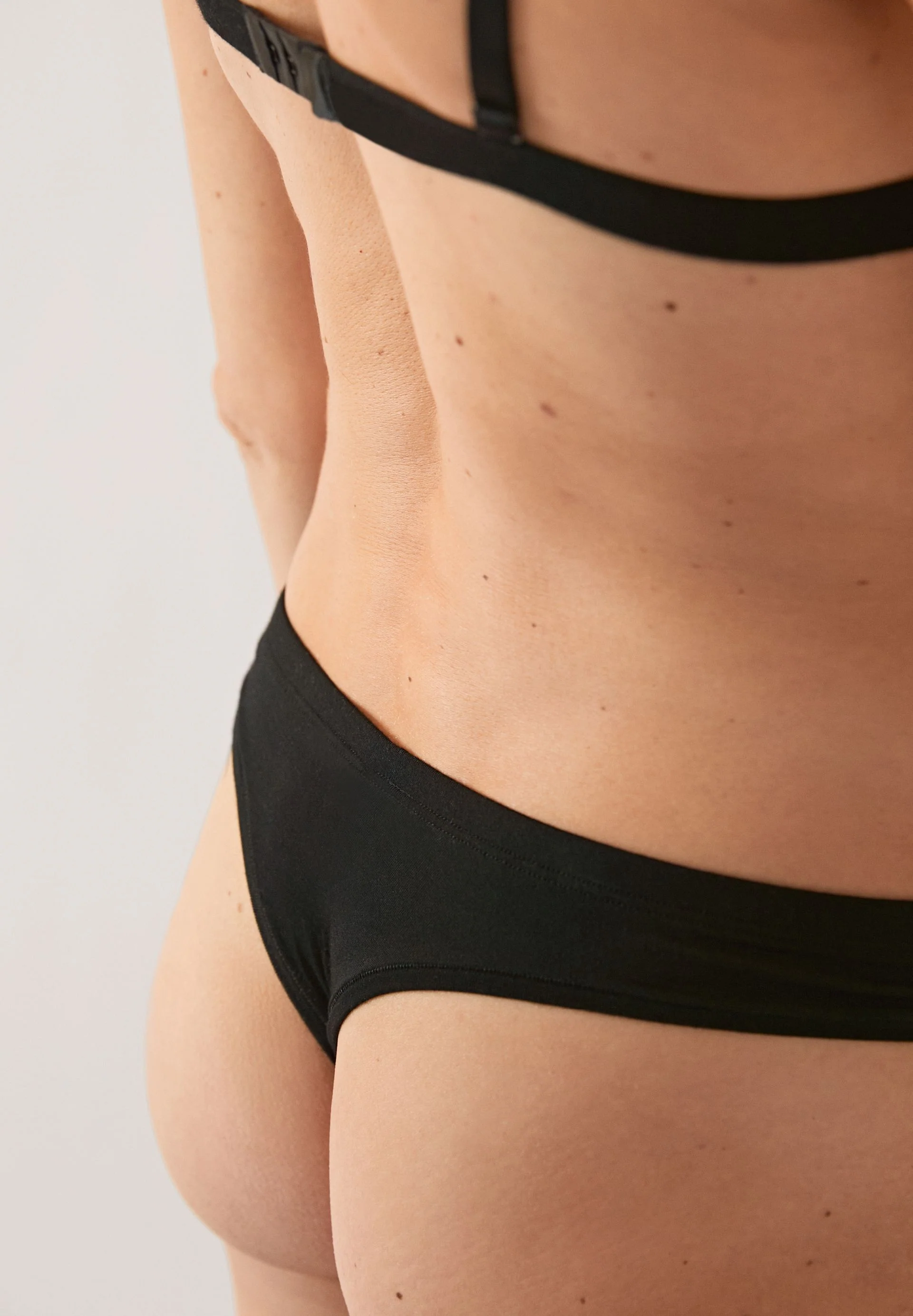 FAARA STRING | black - Image 3