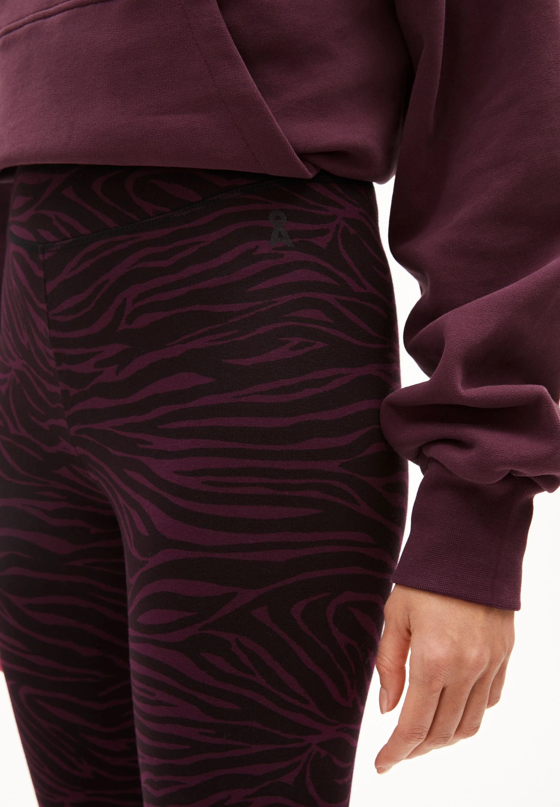 FARIBAA ZEBRARAA LEGGINGS | dark cranberry - Image 3