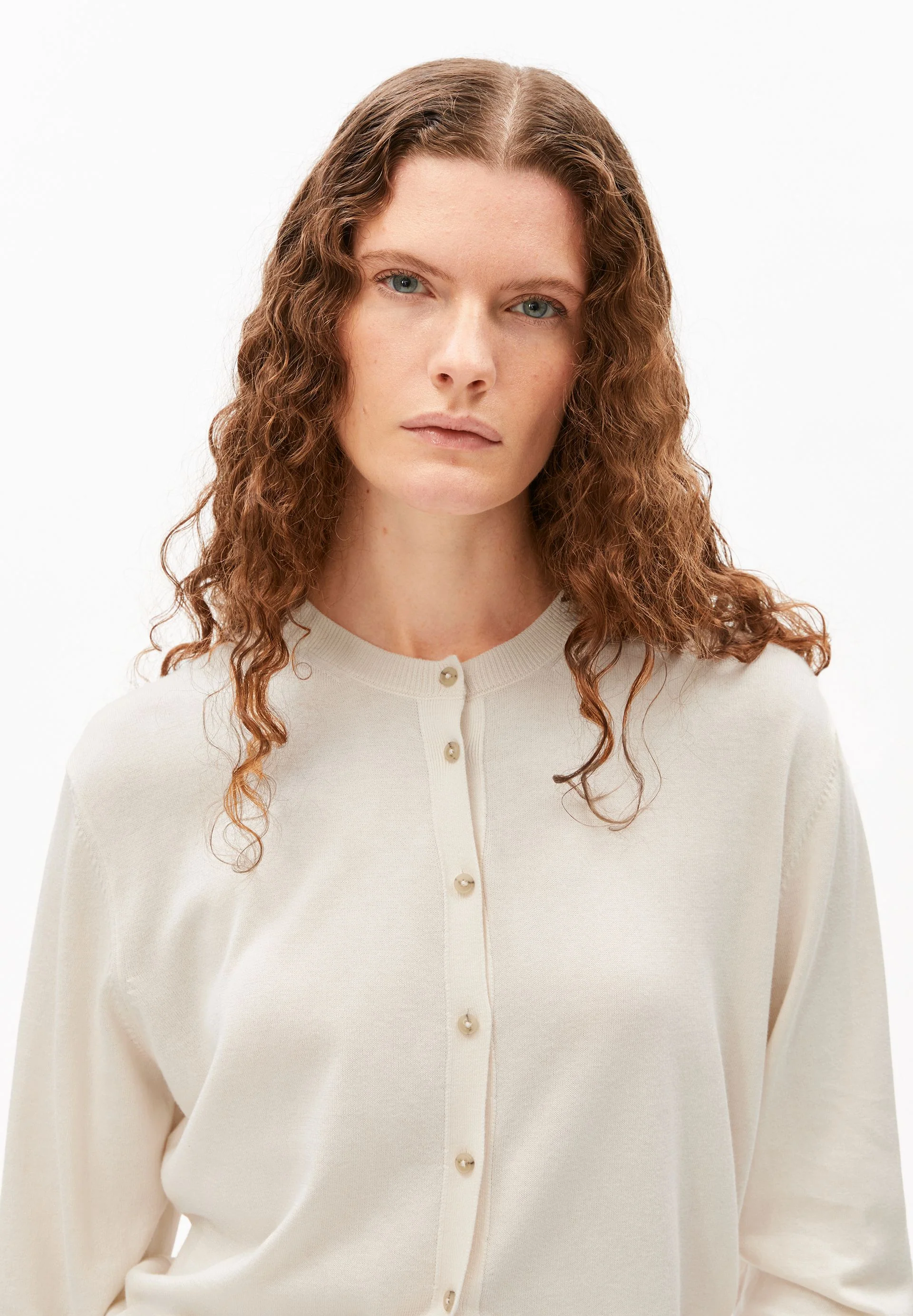FEINSTRICK-STRICKJACKE | oatmilk - Image 3