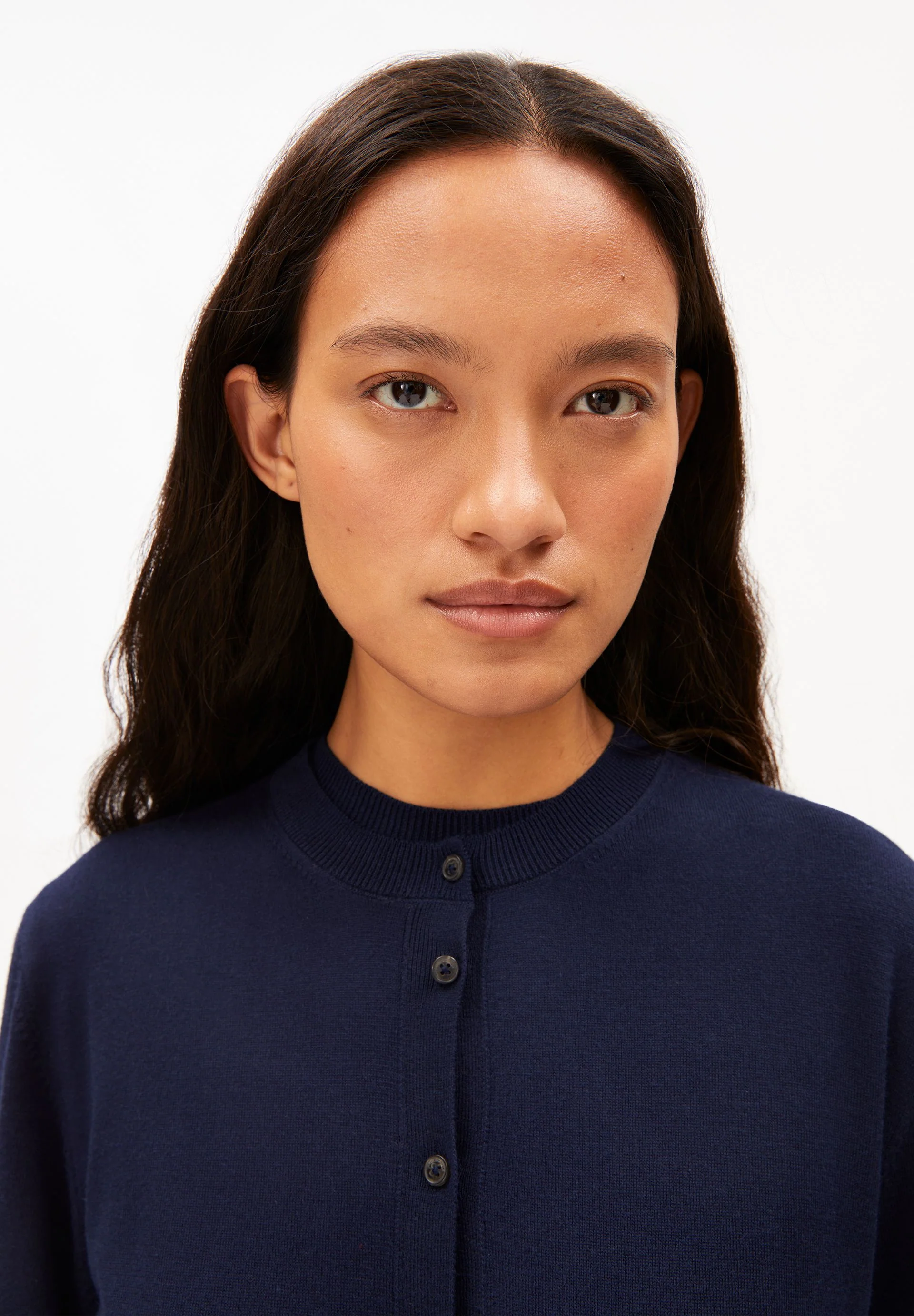 FEINSTRICK-STRICKJACKE | tinted navy - Image 3
