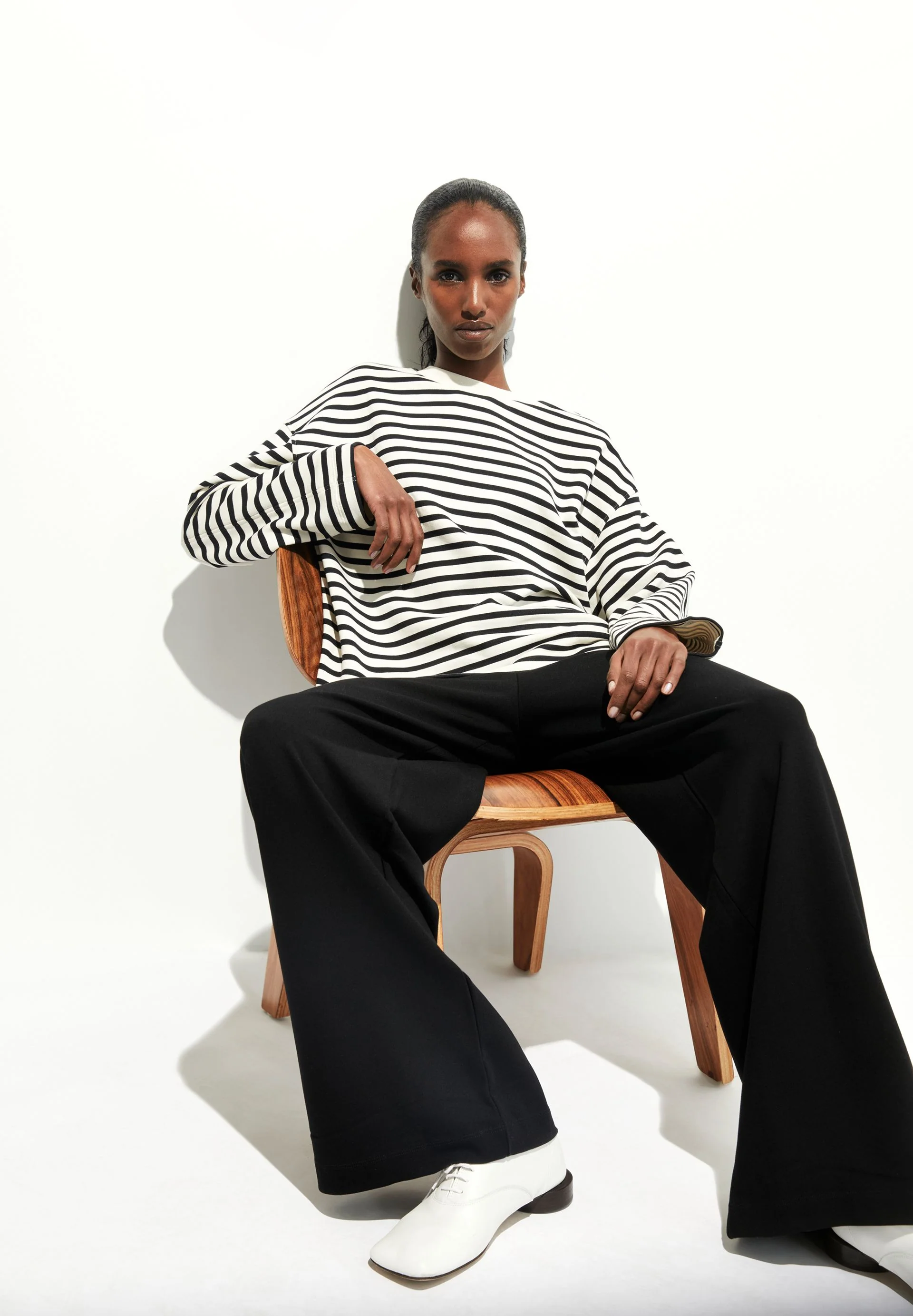 FRANKAA MAARLEN GESTREIFTES SWEATSHIRT | undyed-black - Image 4