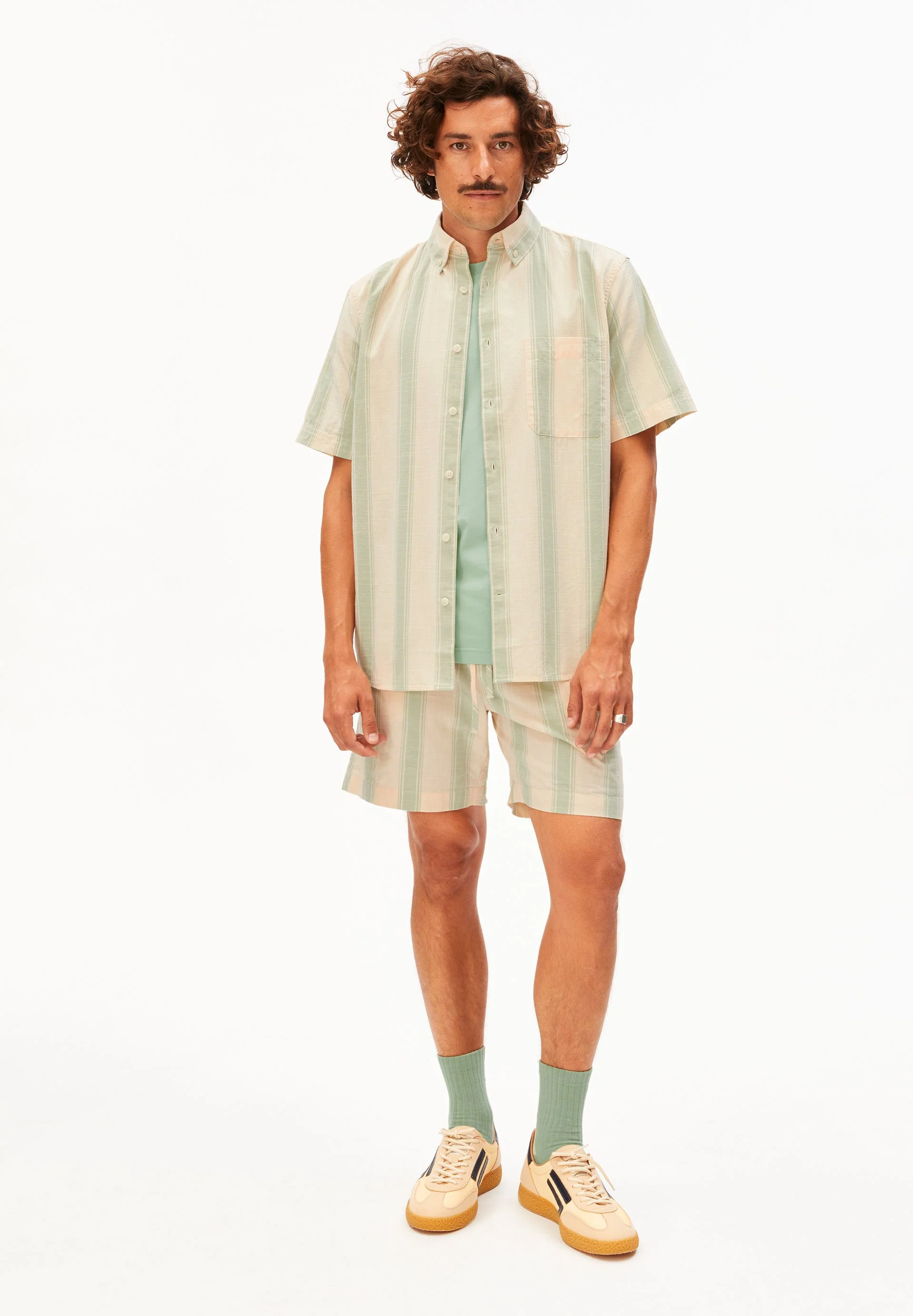 GESTREIFTE SHORTS | foam - Image 5