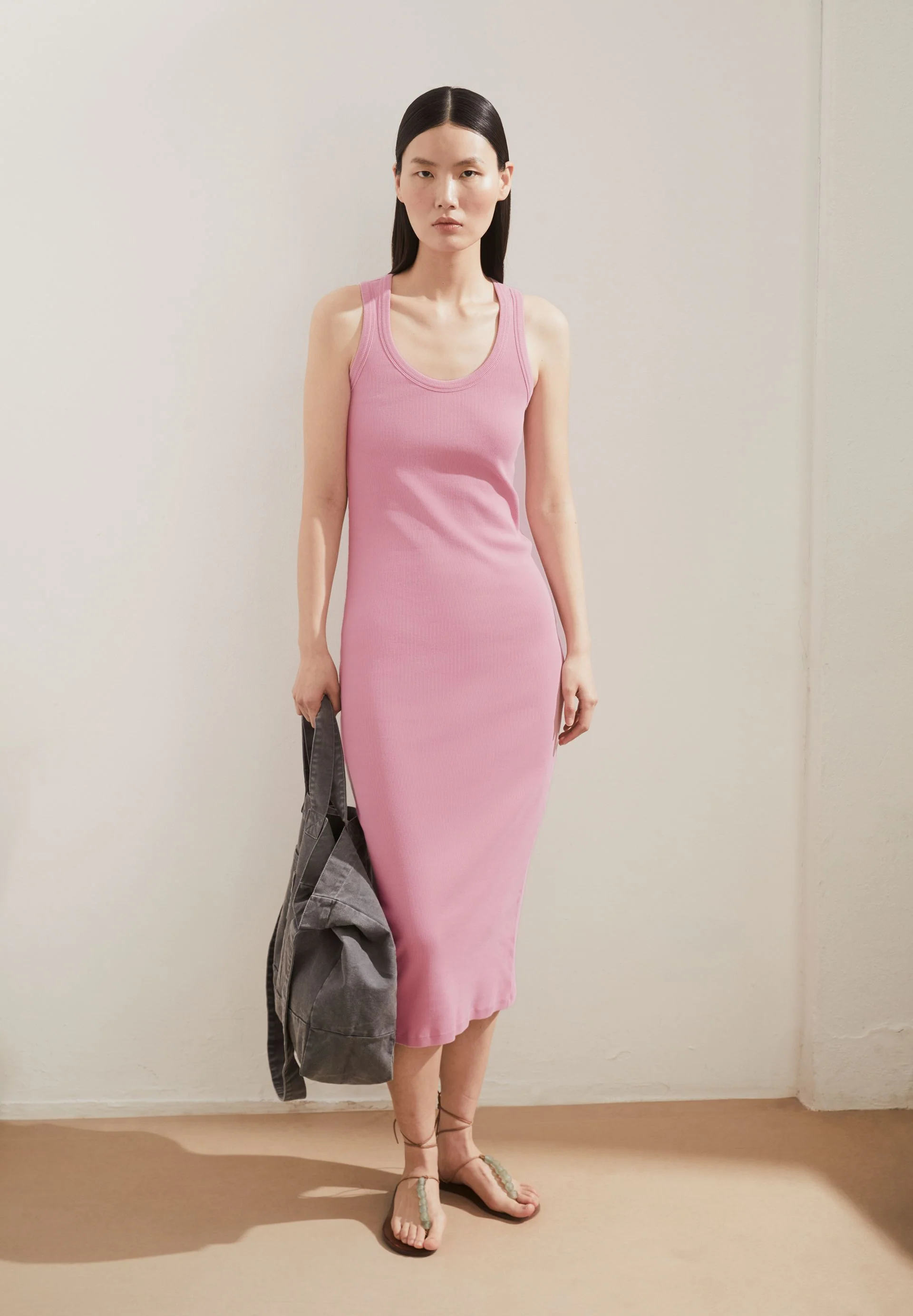 GMT DYE BODYCON RIPP-KLEID | washed berry - Image 4