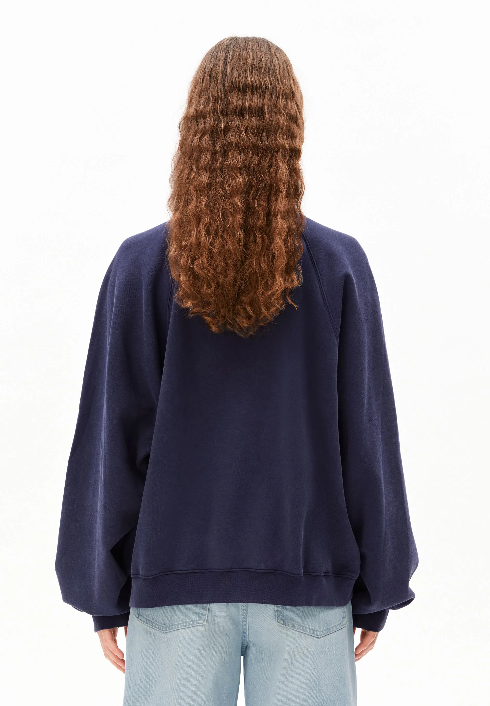 GMT DYE CREWNECK SWEATSHIRT | tinted navy - Image 2